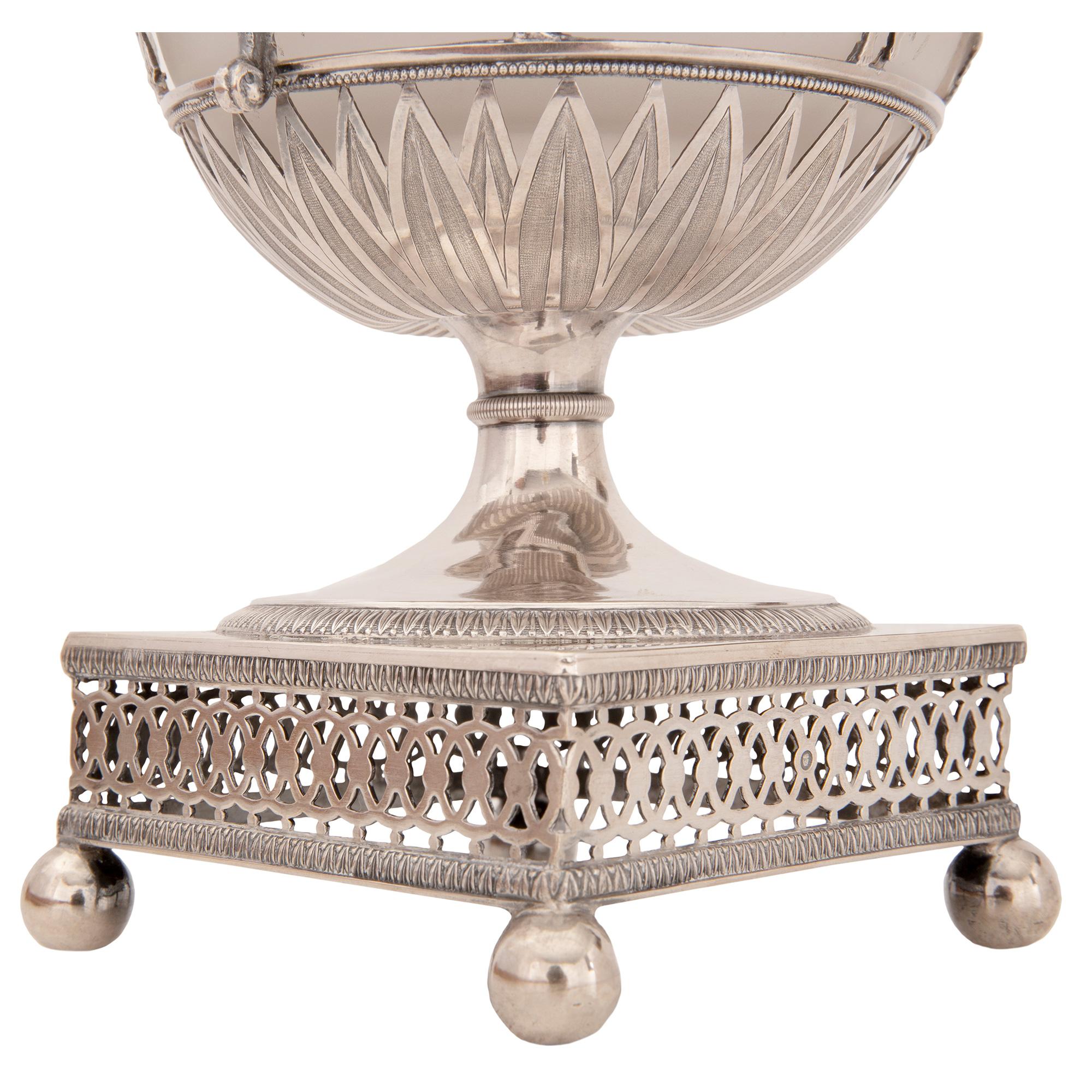 French Early 19th Century 1st Empire Period Signed Sterling Silver Lidded Urn For Sale 4