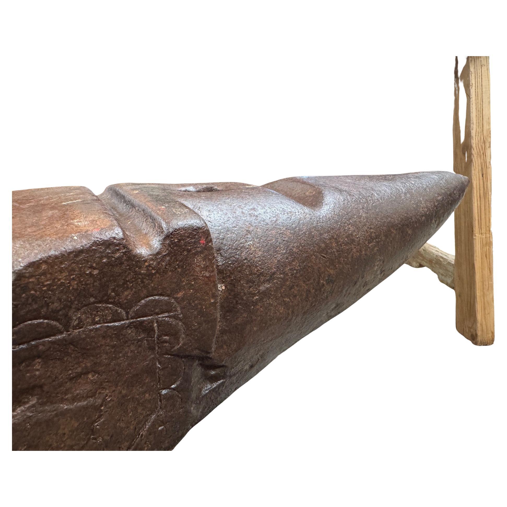 French Early 19th Century Anvil - Cocktail Table For Sale 3