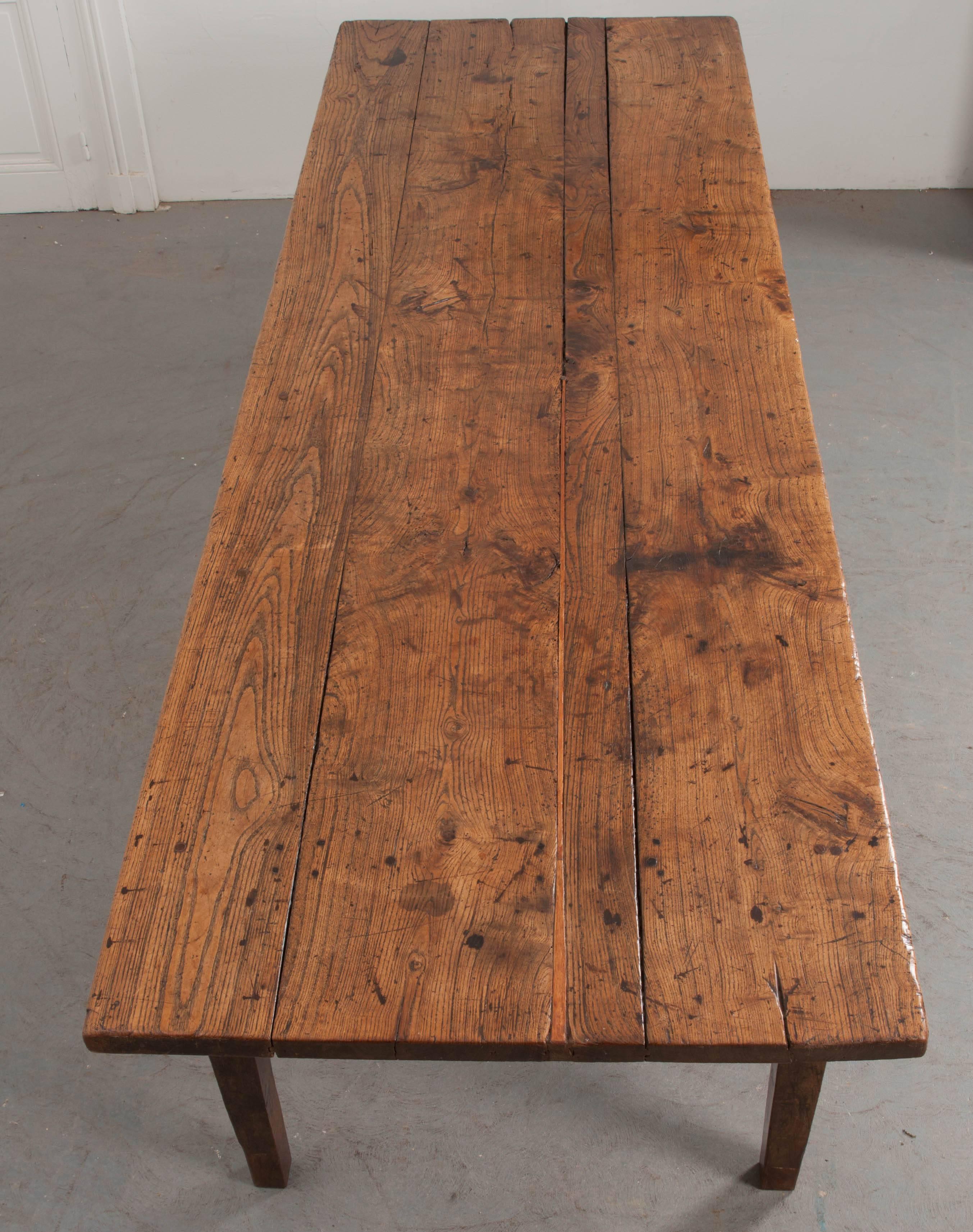 French Early 19th Century Chestnut Farmhouse Dining Table 1