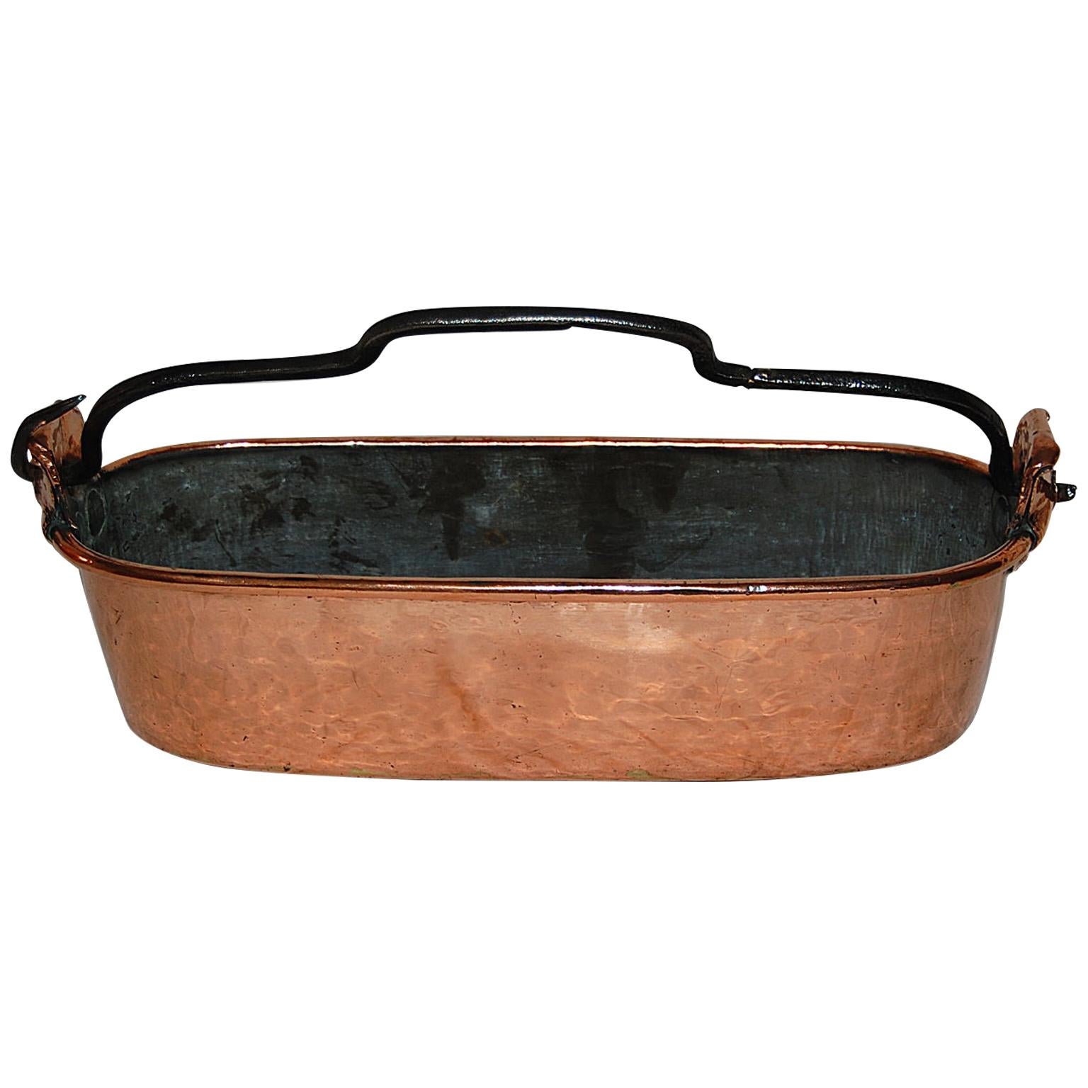 19th Century Large Copper Pots with Articulated Hoop Handles For Sale