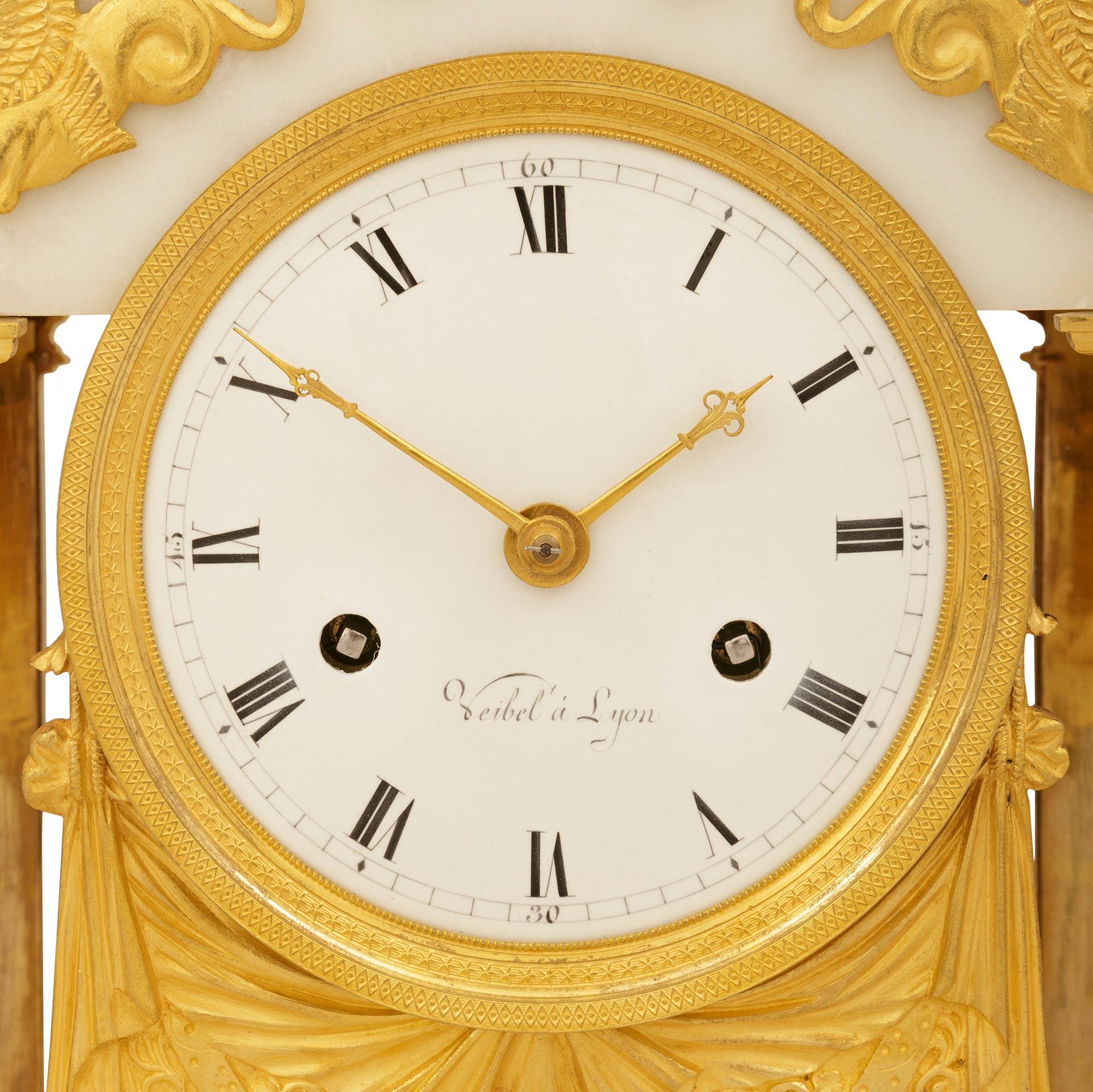 French early 19th century Empire st. white Carrara marble and Ormolu clock For Sale 2