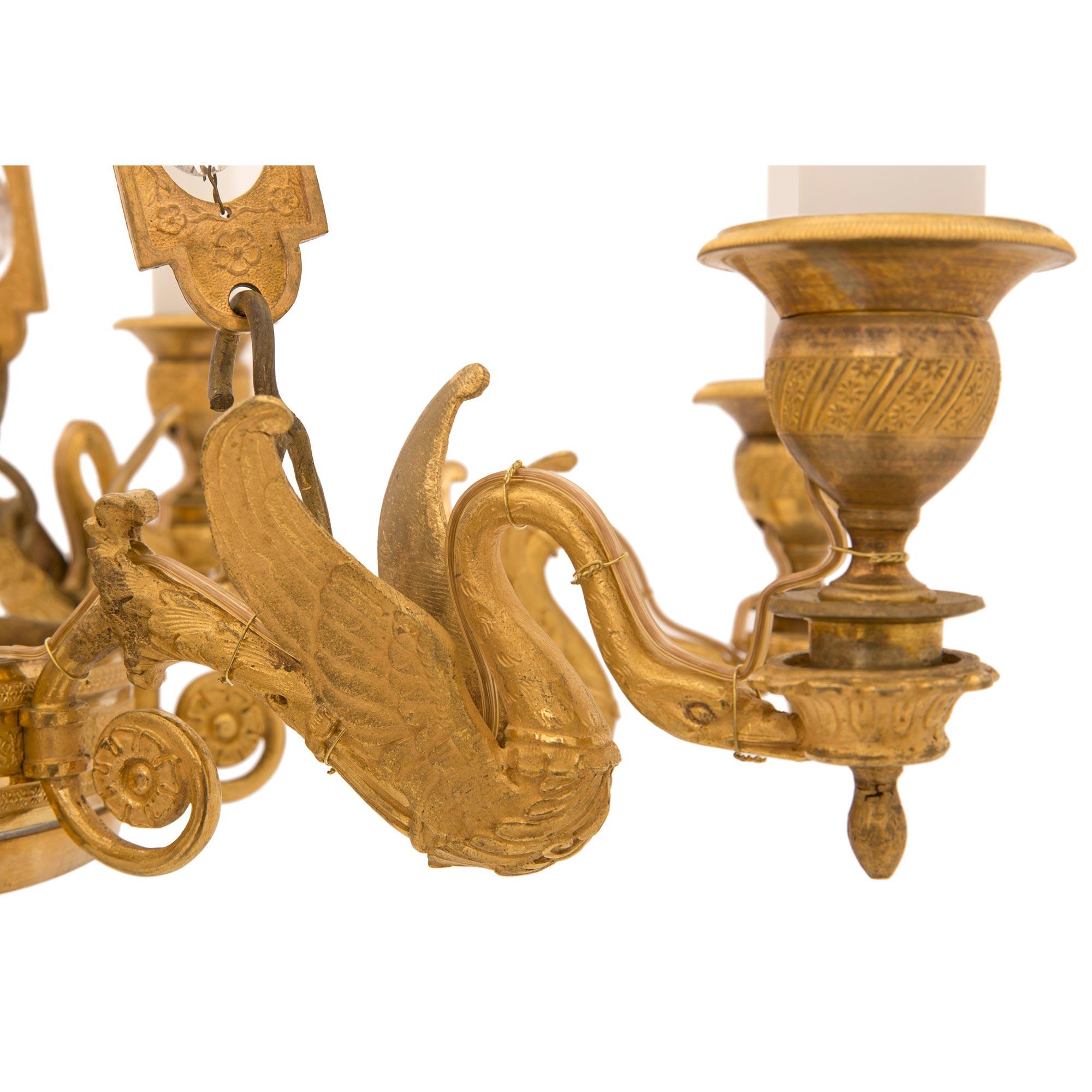 Kronleuchter aus Goldbronze und Baccarat-Kristall im Empire-Stil des frühen 19. Jahrhunderts im Angebot 2