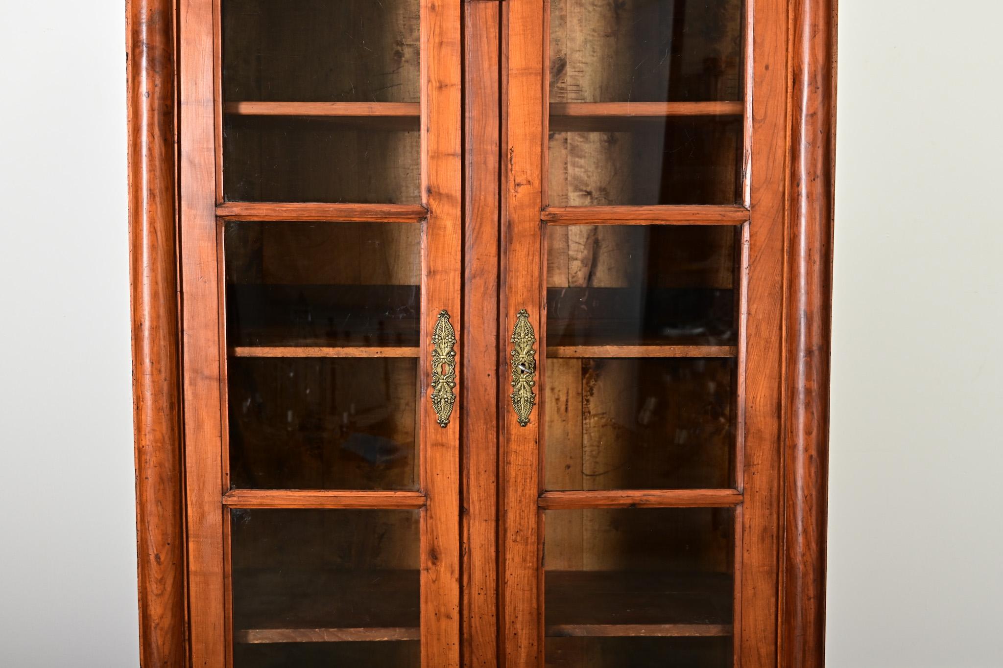 French Early 19th Century Fruitwood Empire Bibliotheque In Good Condition For Sale In Baton Rouge, LA