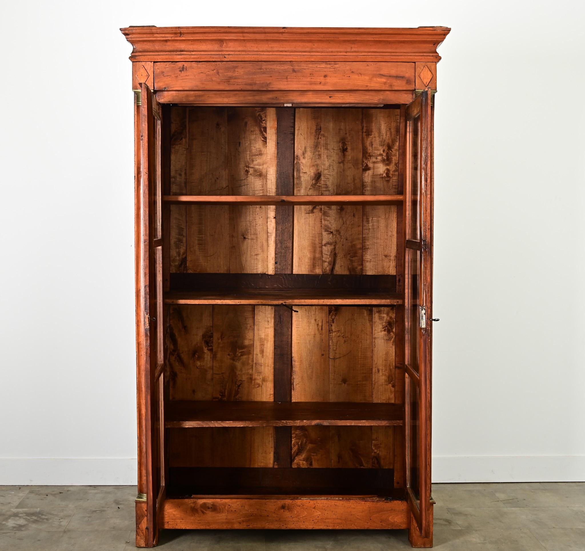 French Early 19th Century Fruitwood Empire Bibliotheque For Sale 4