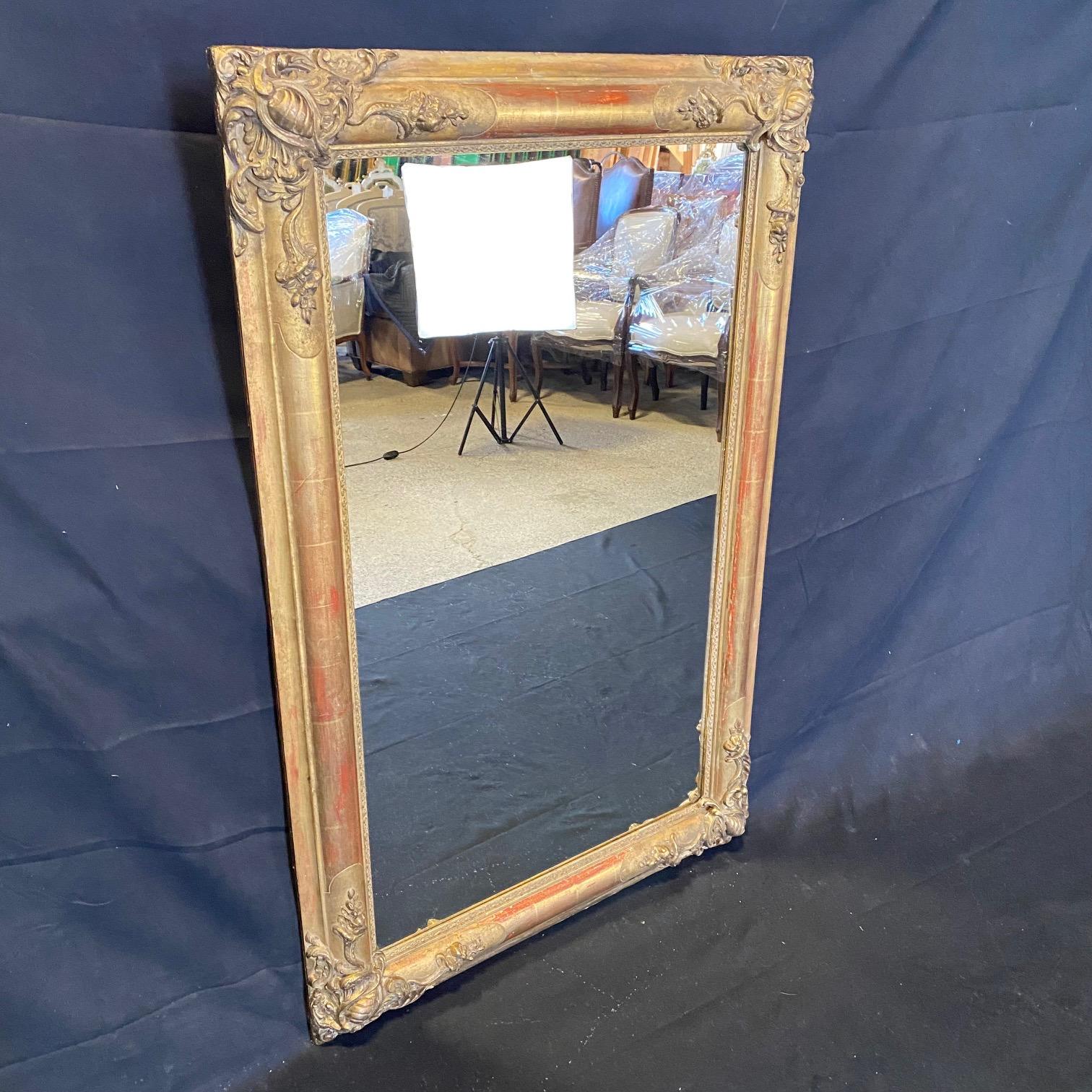 French Early 19th Century Gold Gilt Neoclassical Renaissance Mirror from Paris In Good Condition For Sale In Hopewell, NJ