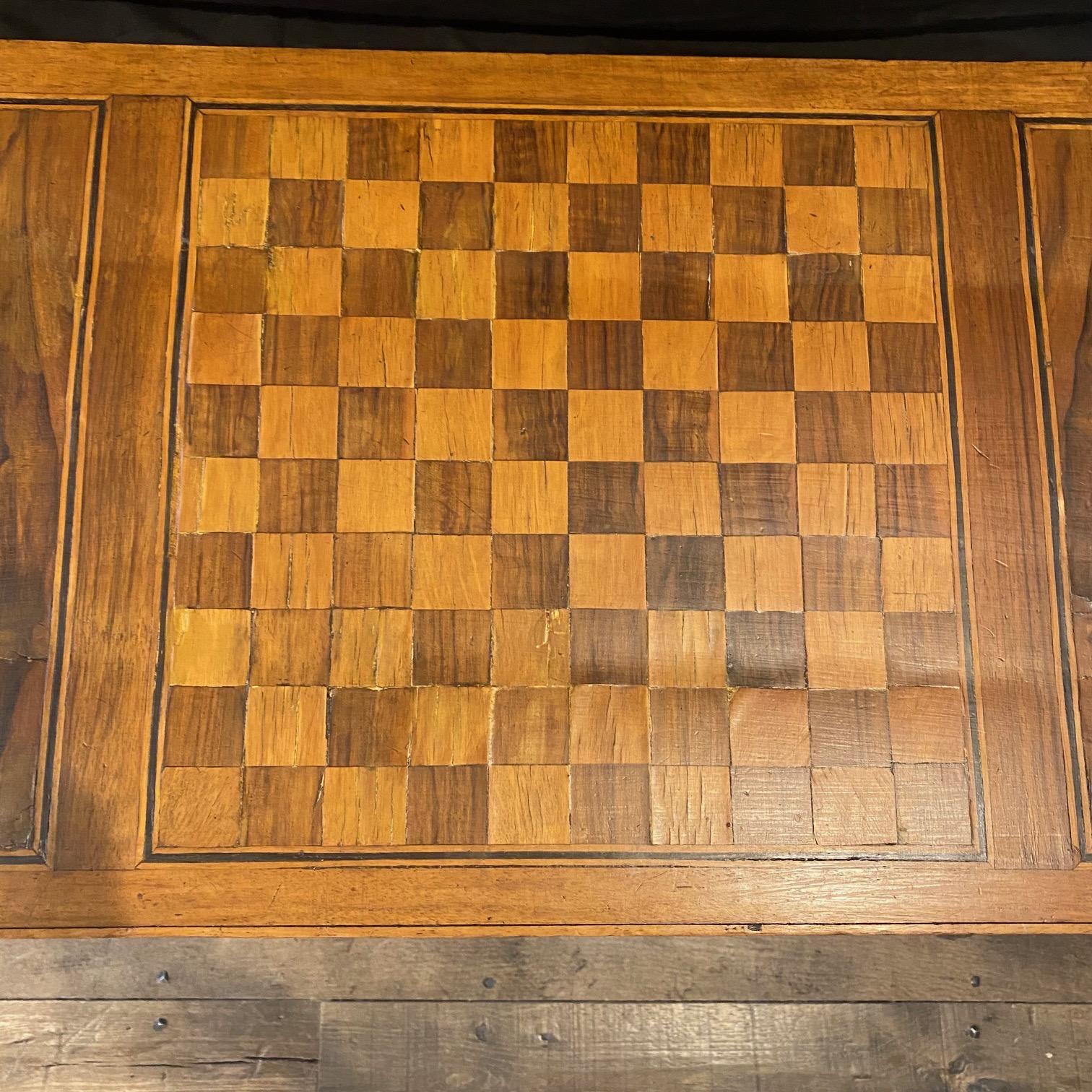 French Early 19th Century Inlaid Neoclassical Game Table In Good Condition In Hopewell, NJ