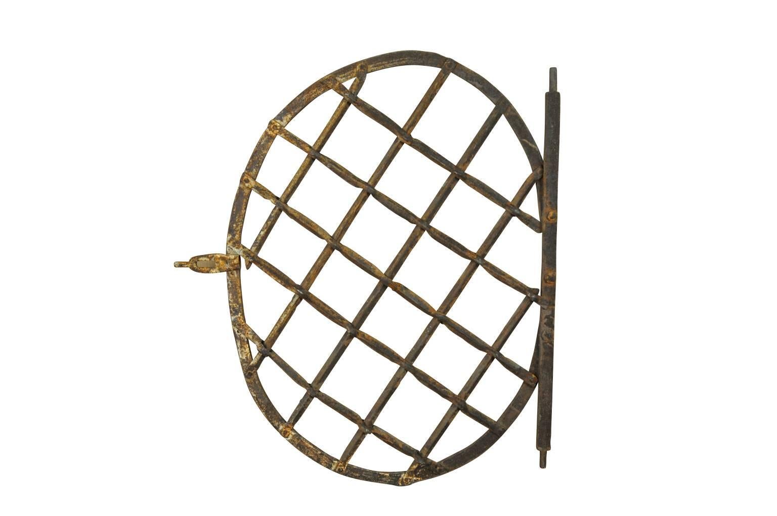 French Early 19th Century Iron Window Guard In Good Condition In Round Top, TX