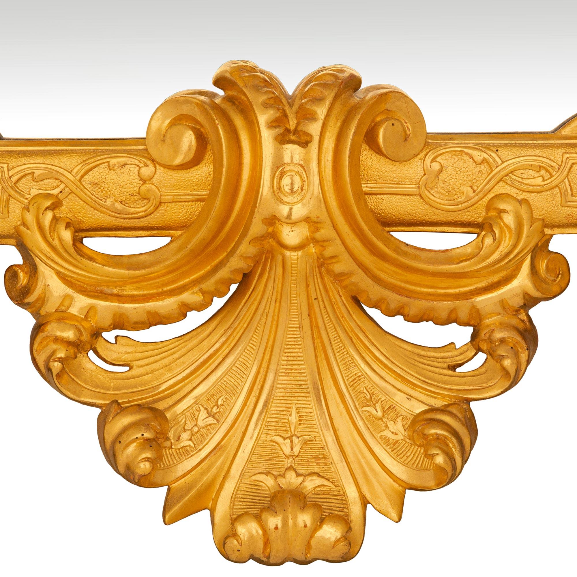 Specchio in legno dorato francese Luigi XIV, inizio XIX secolo in vendita 4