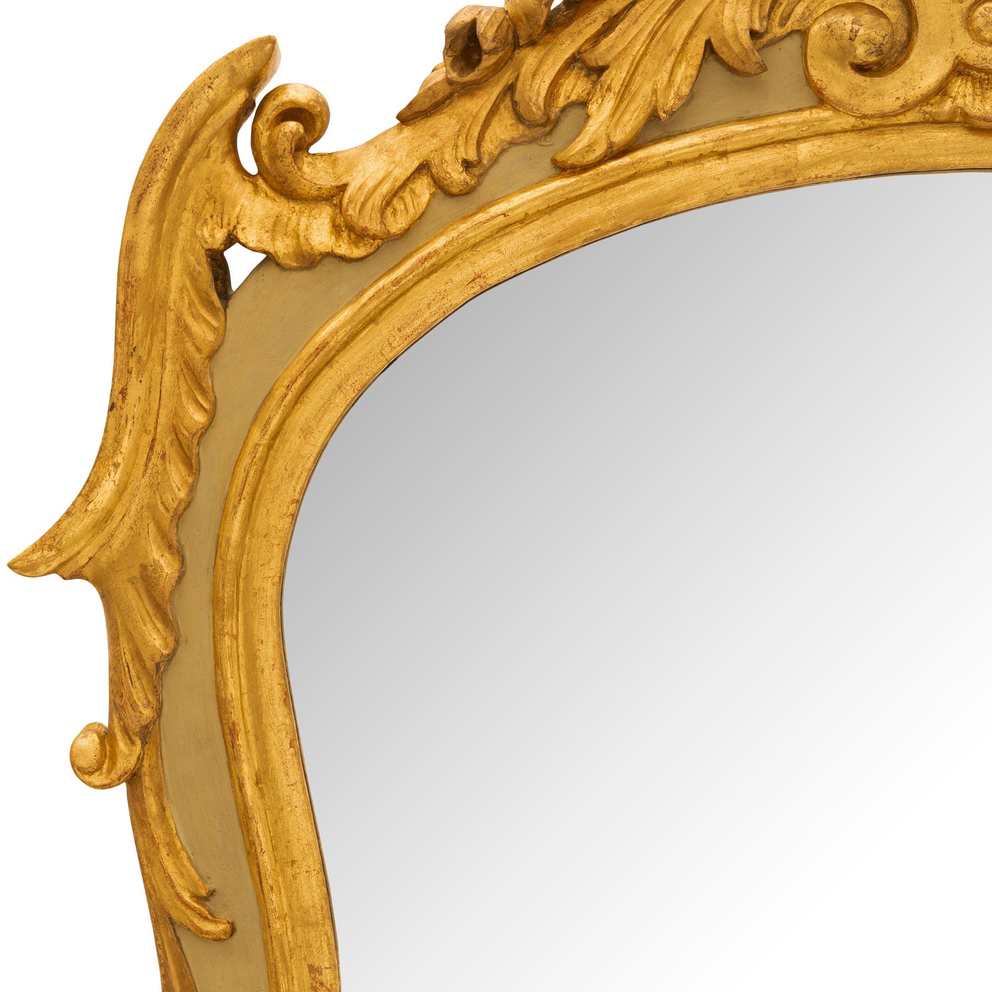 French Early 19th Century Louis XV St. Patinated Wood And Giltwood Mirror For Sale 1