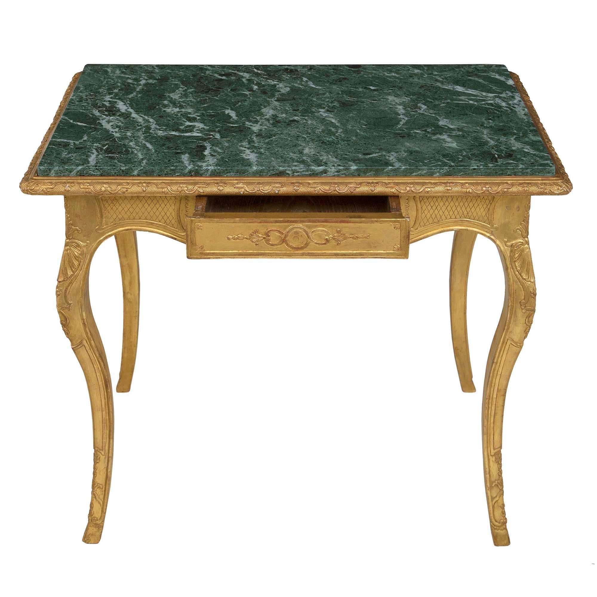 Mesa rectangular francesa de madera dorada y mármol estilo Luis XV de principios del siglo XIX en Bueno estado para la venta en West Palm Beach, FL