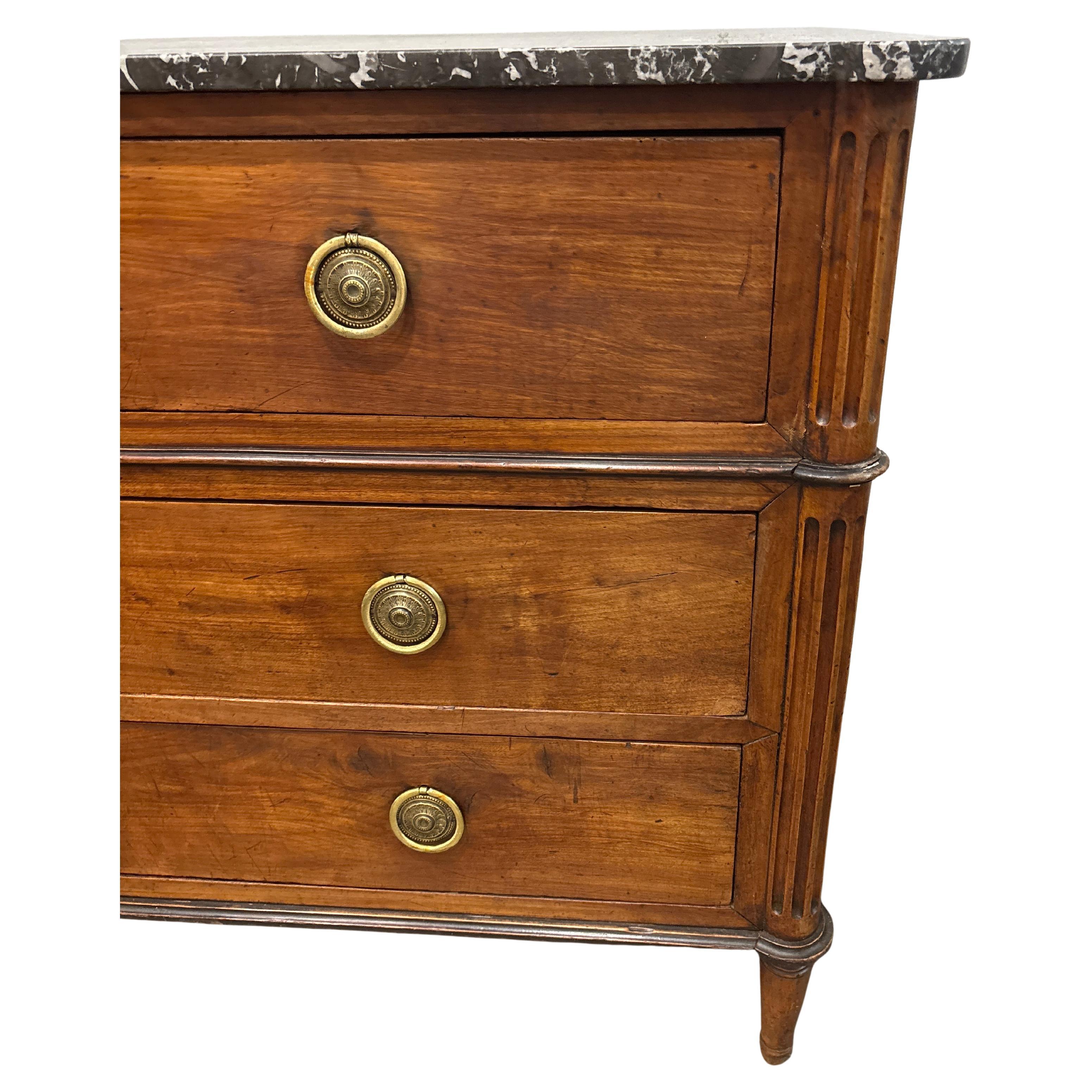 French Early 19th Century Louis XVI Commode In Good Condition For Sale In Stockbridge, GA