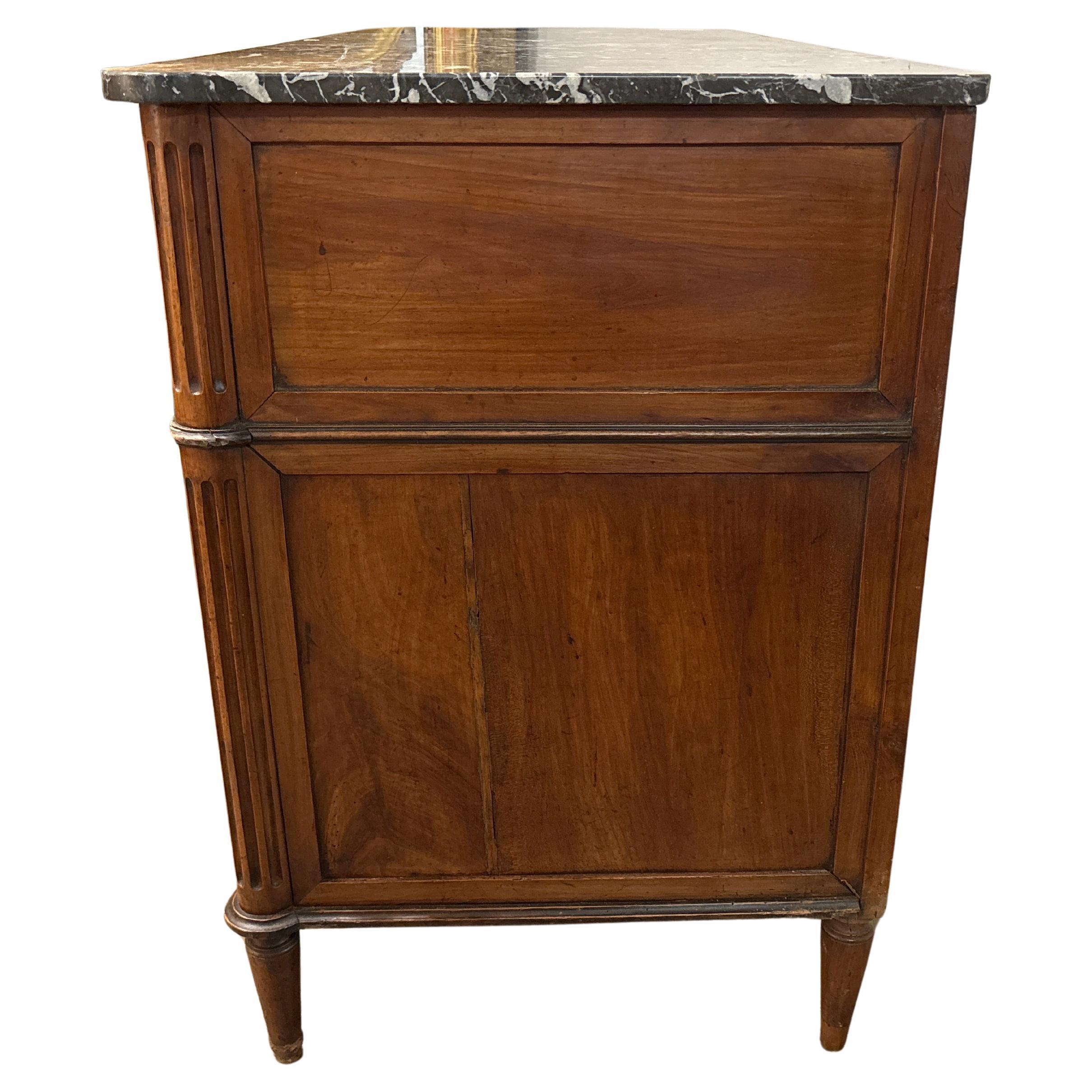 French Early 19th Century Louis XVI Commode For Sale 3