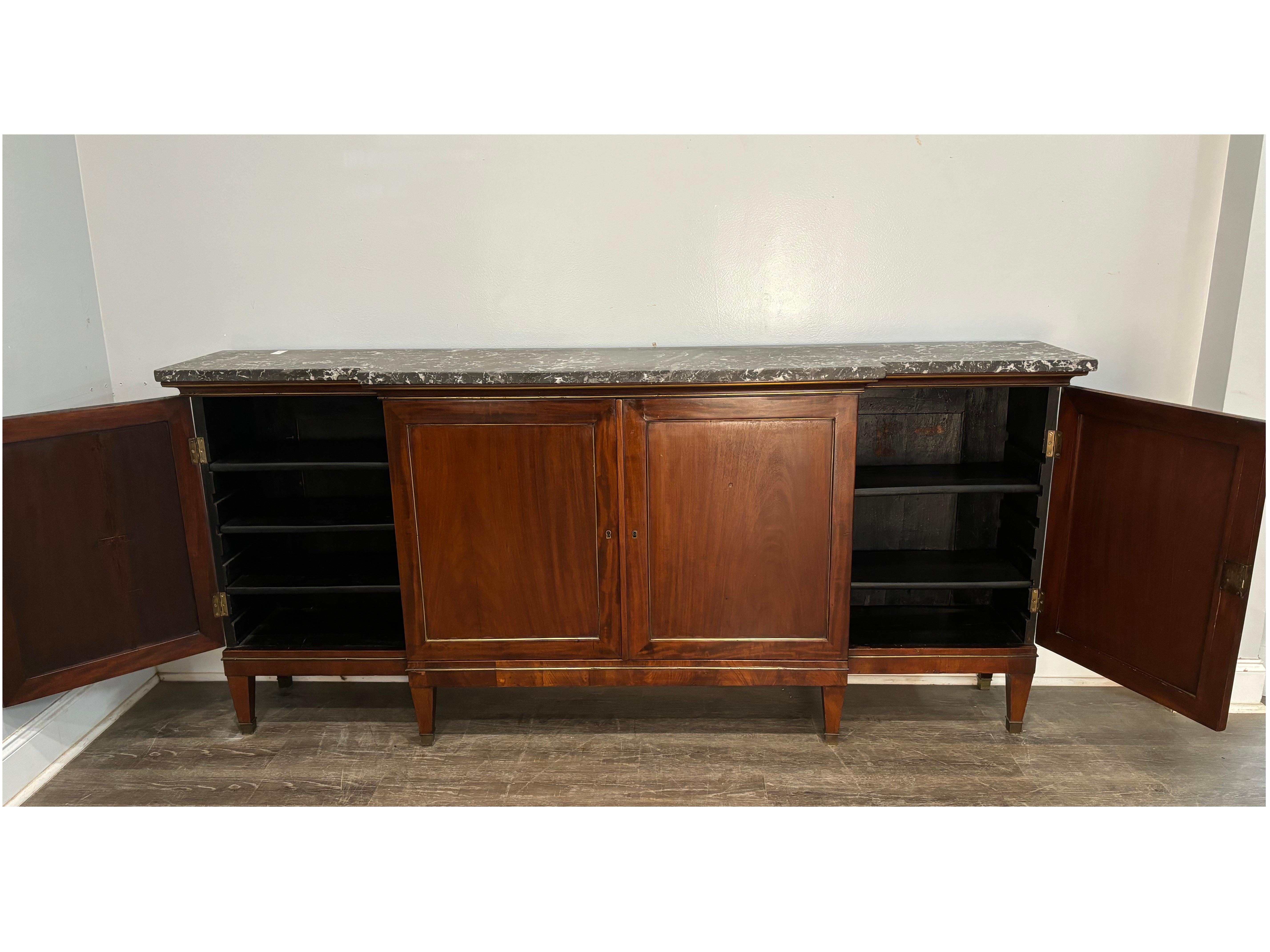 French Early 19th Century Louis XVI Sideboard For Sale 2