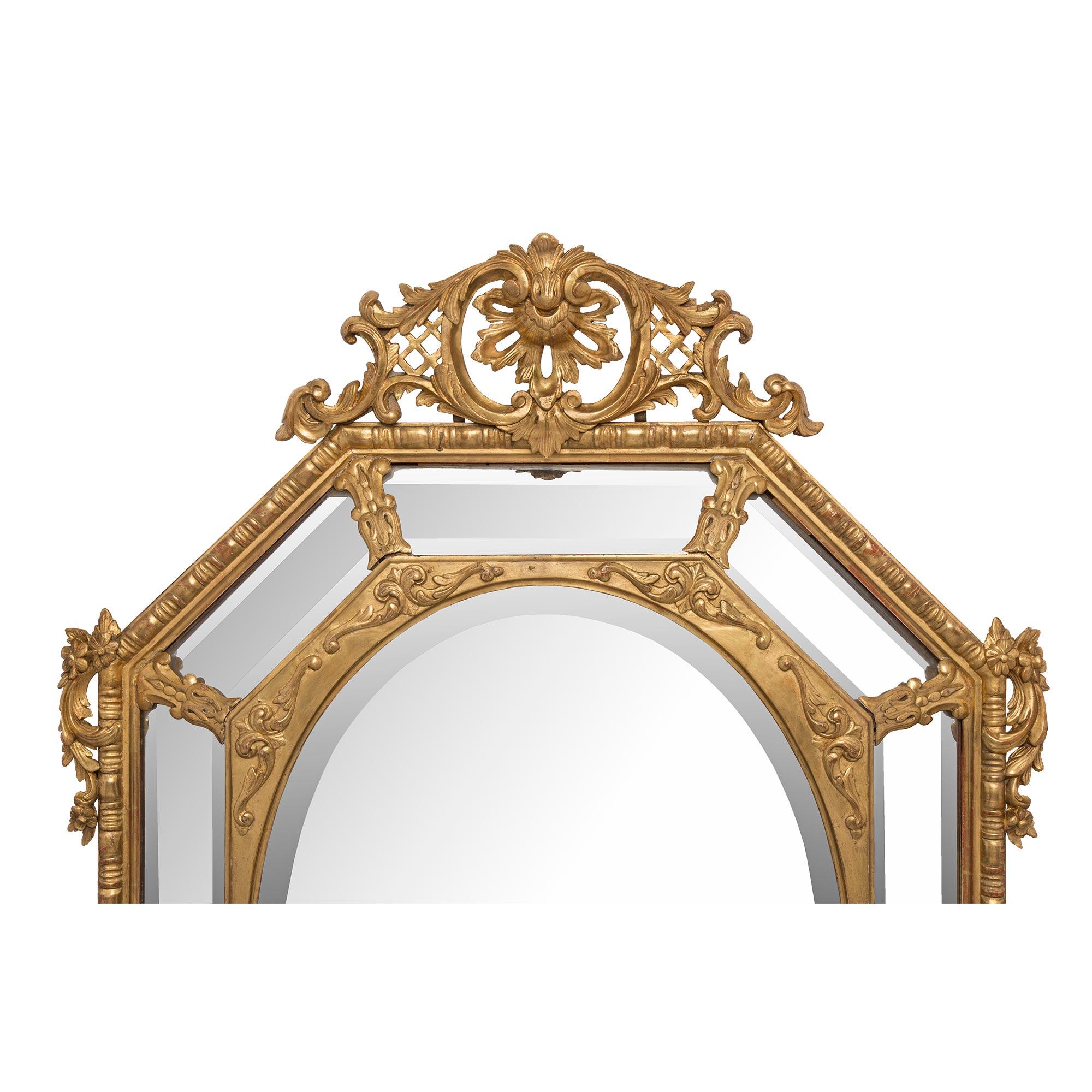 French Early 19th Century Louis XVI St. Double Framed Octagonal Giltwood Mirror For Sale 1