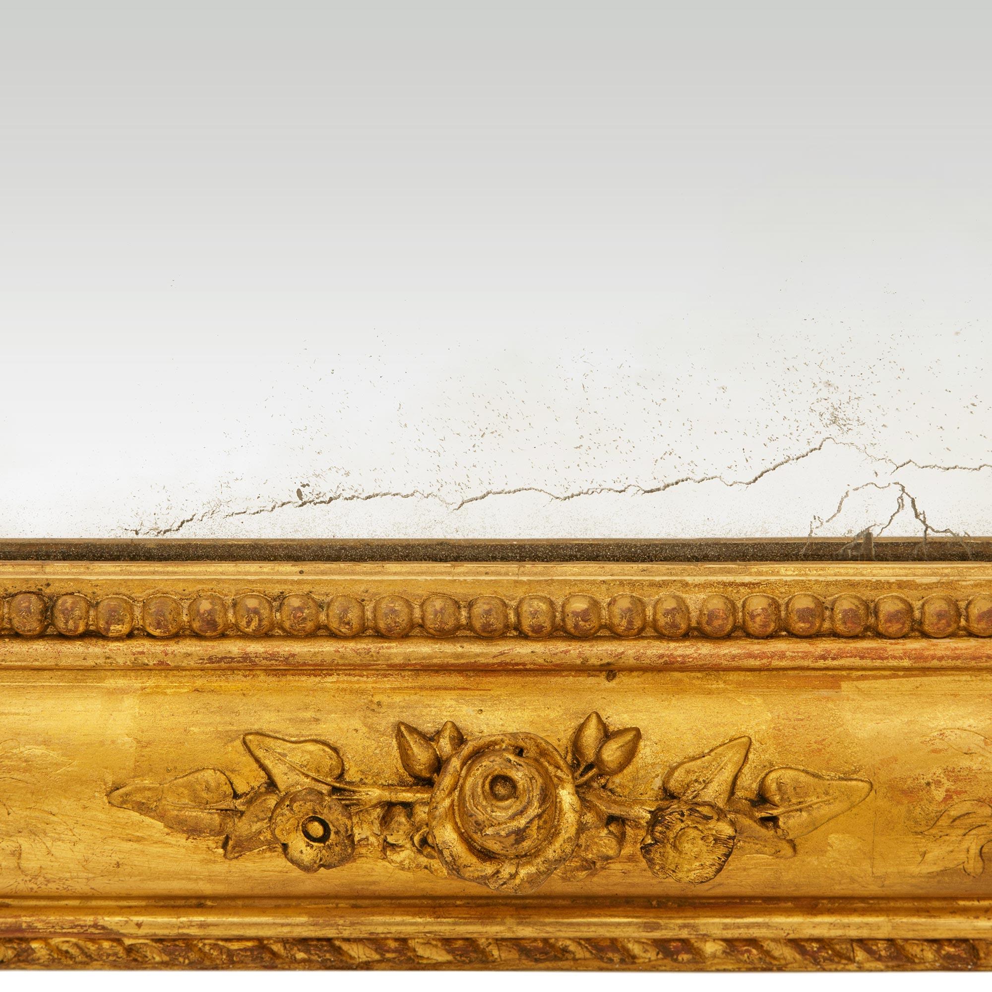 Espejo francés de madera dorada de principios del siglo XIX, estilo Luis XVI en venta 3
