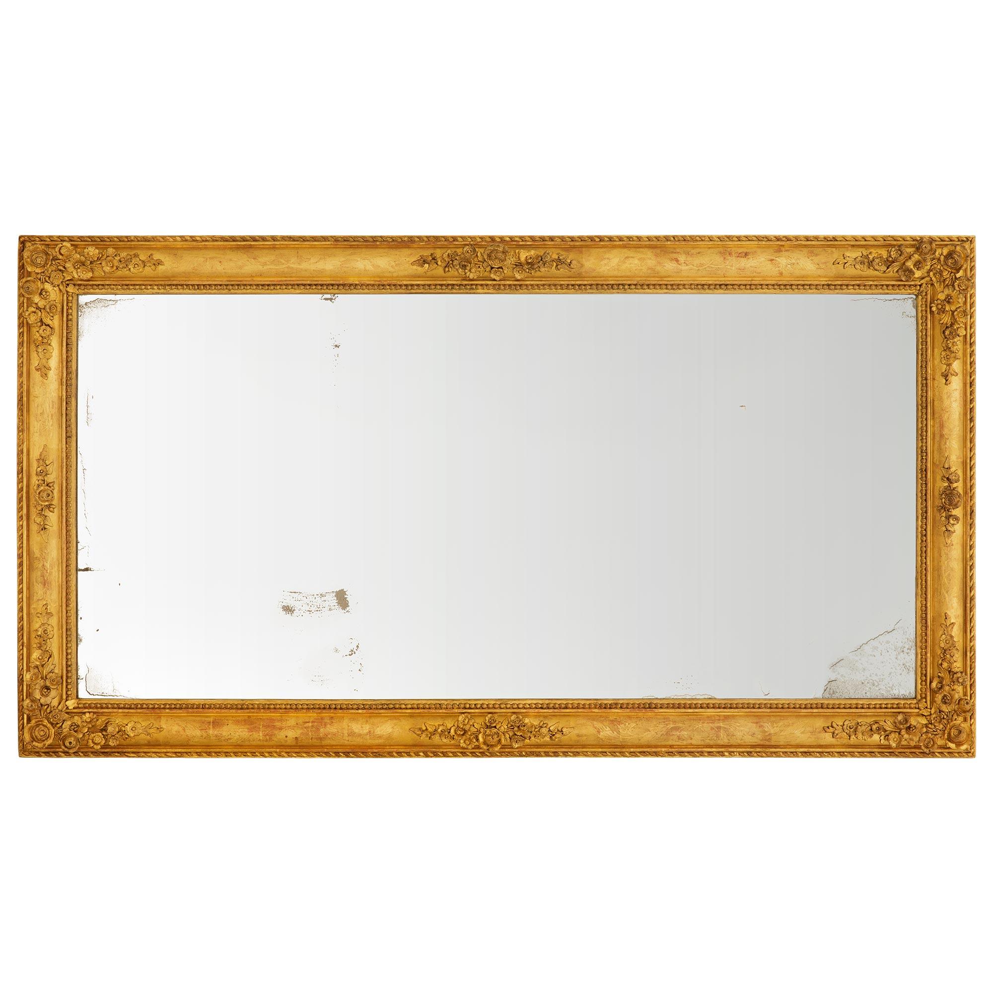 Espejo francés de madera dorada de principios del siglo XIX, estilo Luis XVI en venta 5