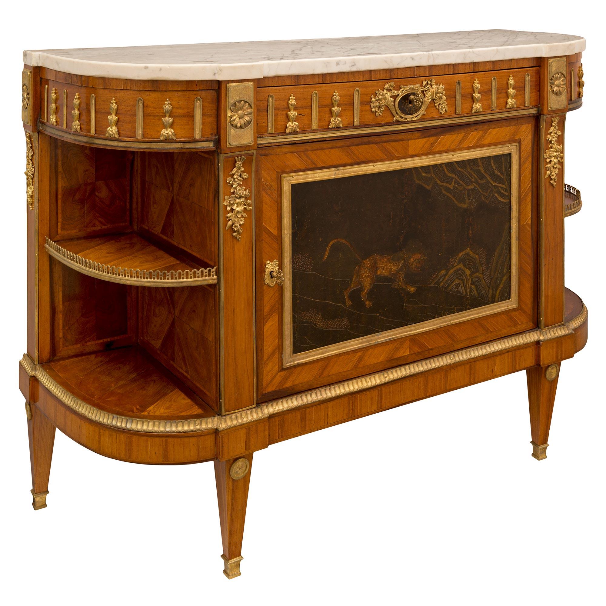 Französisch Anfang 19. Jahrhundert Louis XVI St. Japanisch Schwarzer Lack Buffet (Louis XVI.) im Angebot