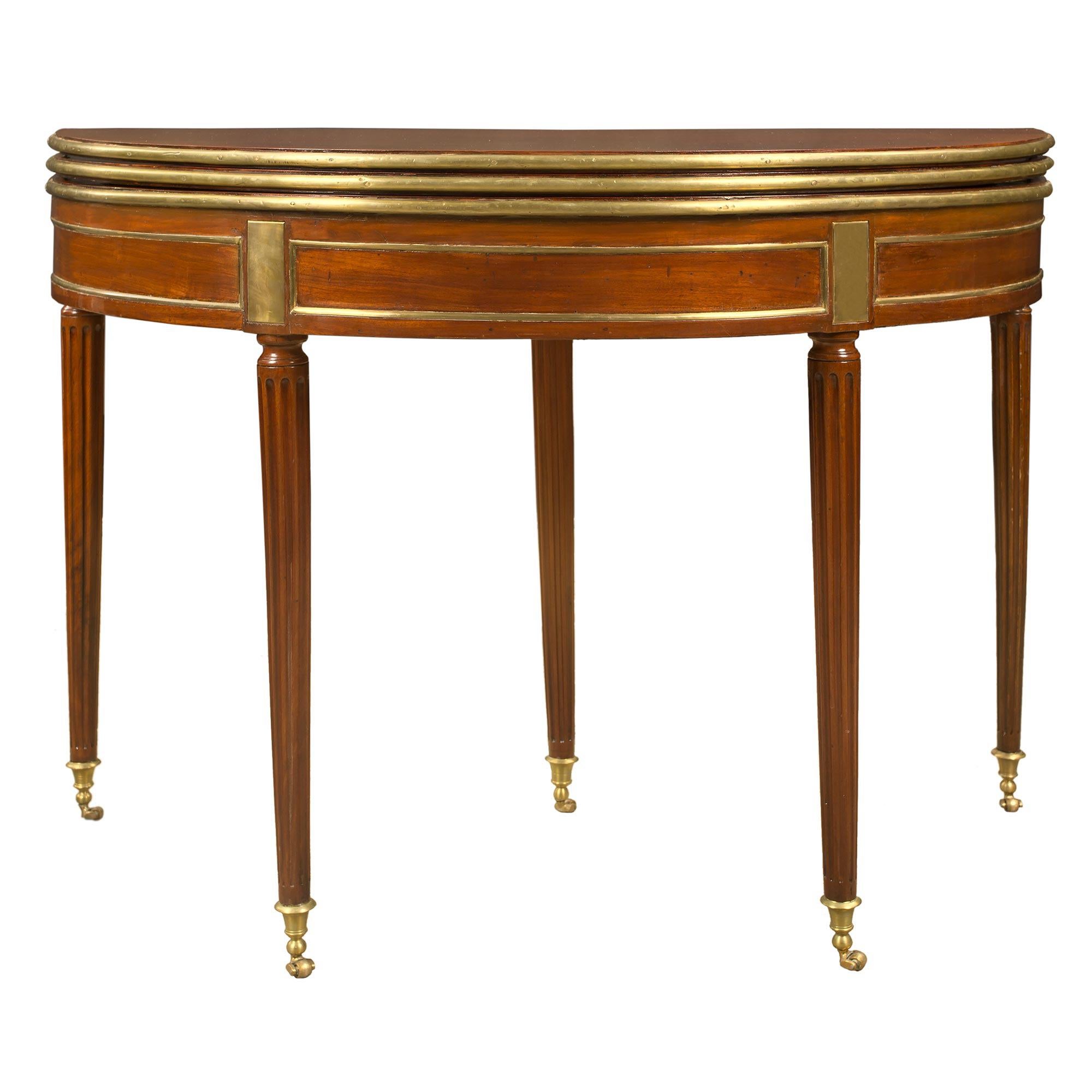 Französischer Mahagoni-Tisch/Konsole aus dem frühen 19. Jahrhundert, Louis XVI.-Stil