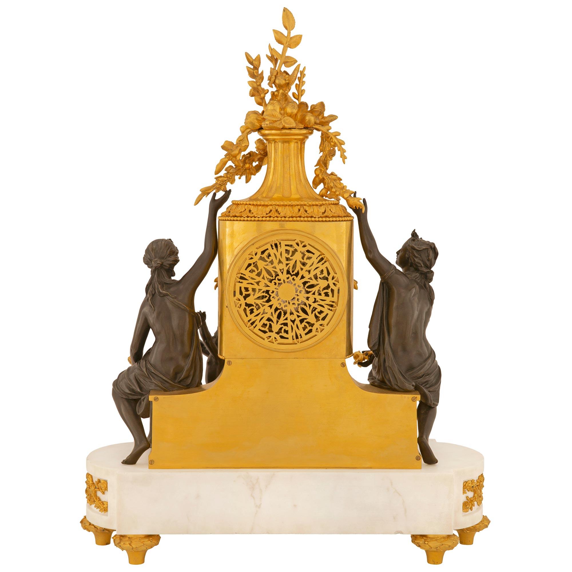 Französisch Anfang 19. Jahrhundert Louis XVI St. Marmor und Ormolu Uhr von Raingo Frères (Patiniert) im Angebot