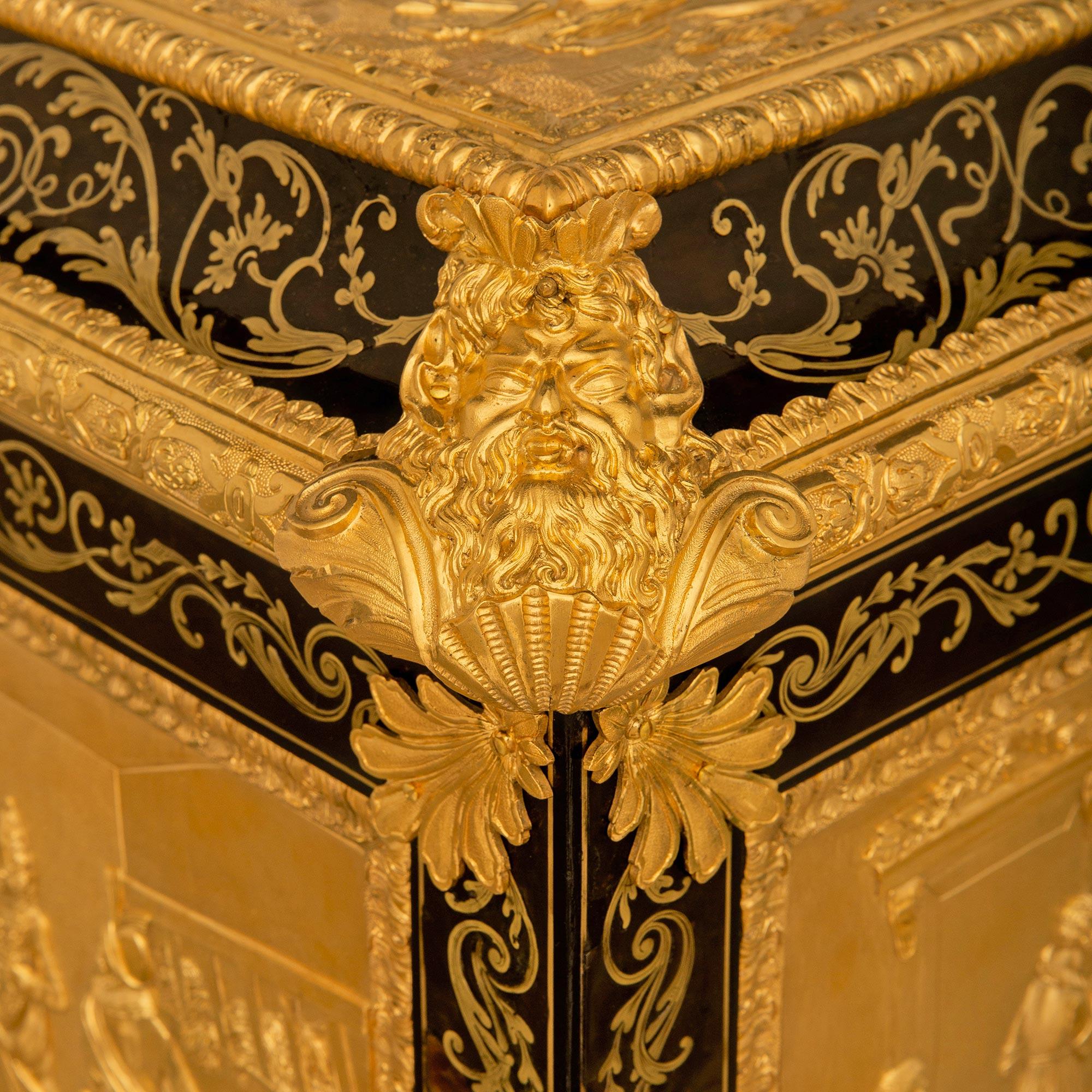 Scatola Boulle francese dell'inizio del XIX secolo in stile Luigi XVI, con ormolatura e legno ebanizzato. in vendita 2