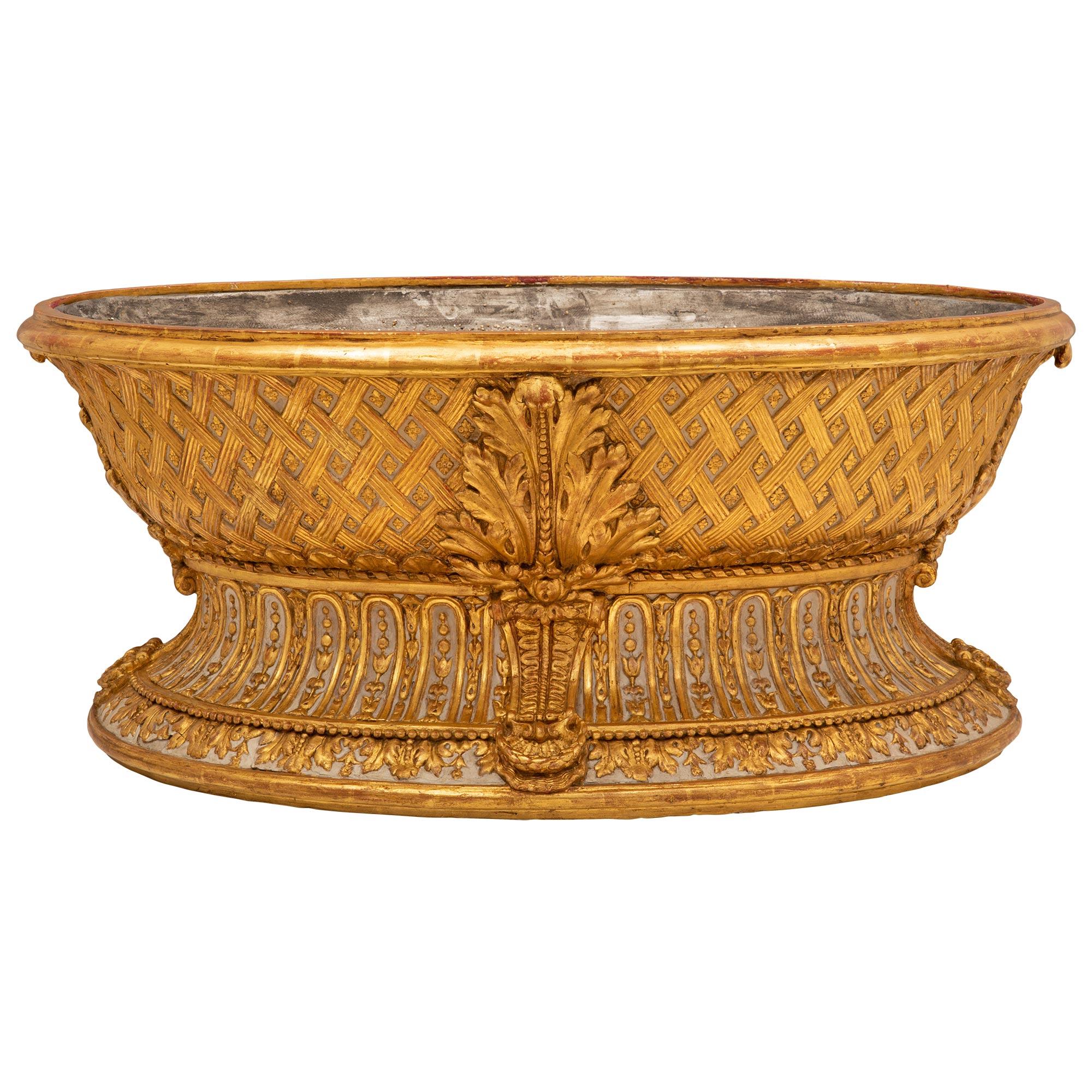 French Early 19th Century Louis XVI St. Patinated and Giltwood Planter In Good Condition In West Palm Beach, FL