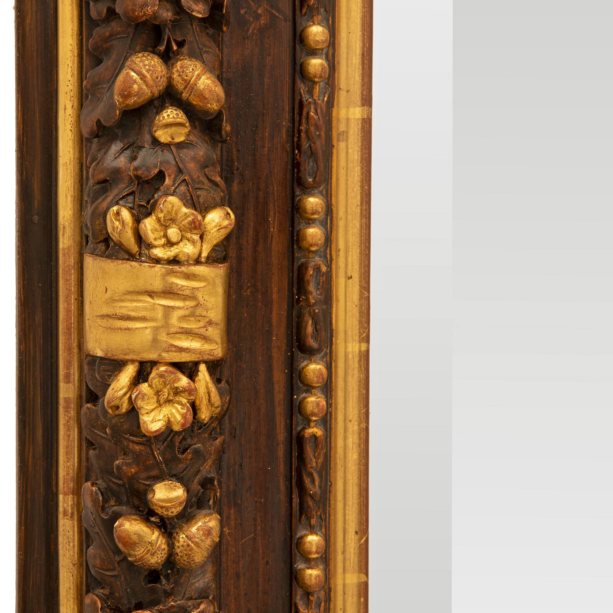 Bois Miroir français du début du XIXe siècle, style Louis XVI, en bois patiné et bois doré en vente