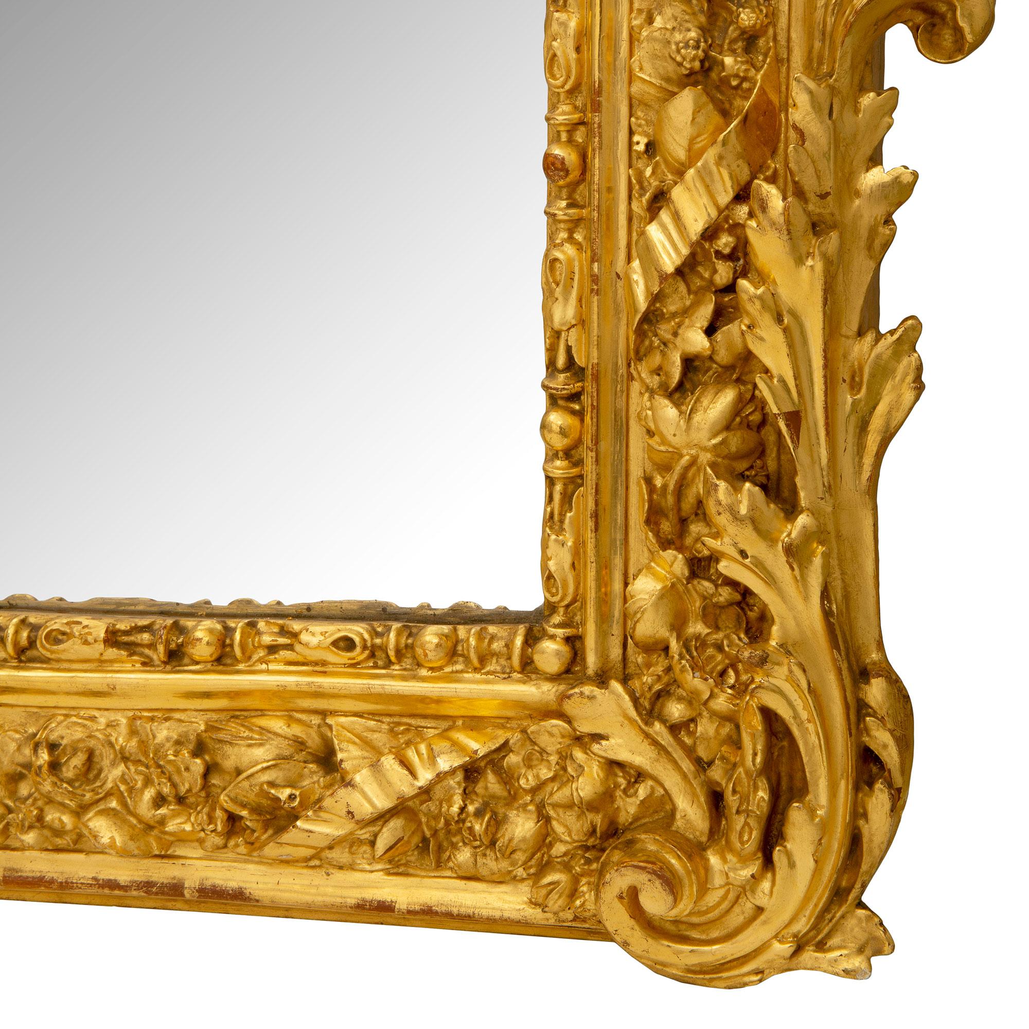 French Early 19th Century Louis XVI Style Giltwood Mirror, circa 1830 For Sale 5