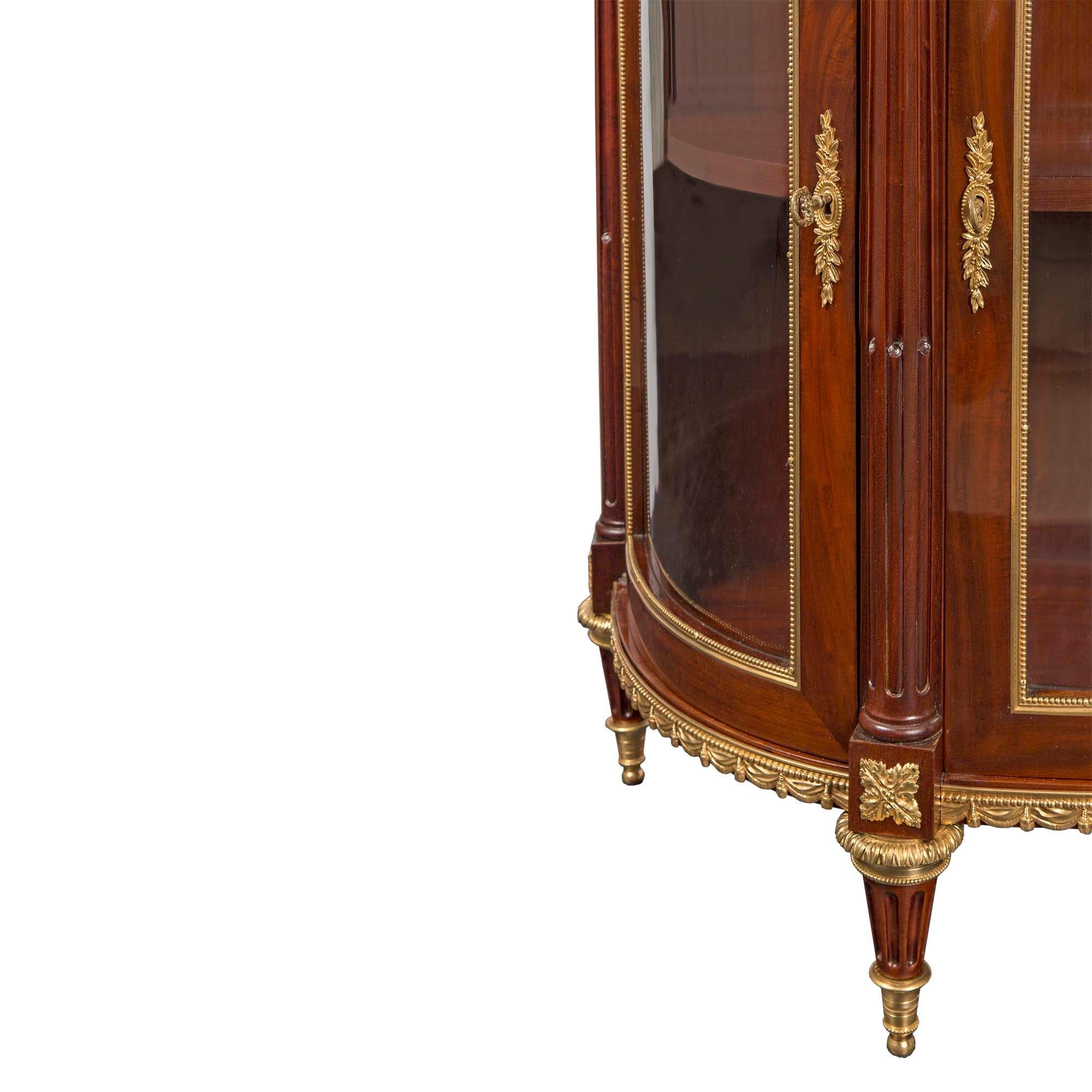 French Early 19th Century Louis XVI Style Mahogany Buffet Vitrine For Sale 1