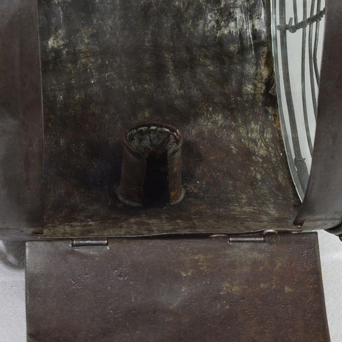 Französisch, frühes 19. Jahrhundert Metall-Laterne im Angebot 11