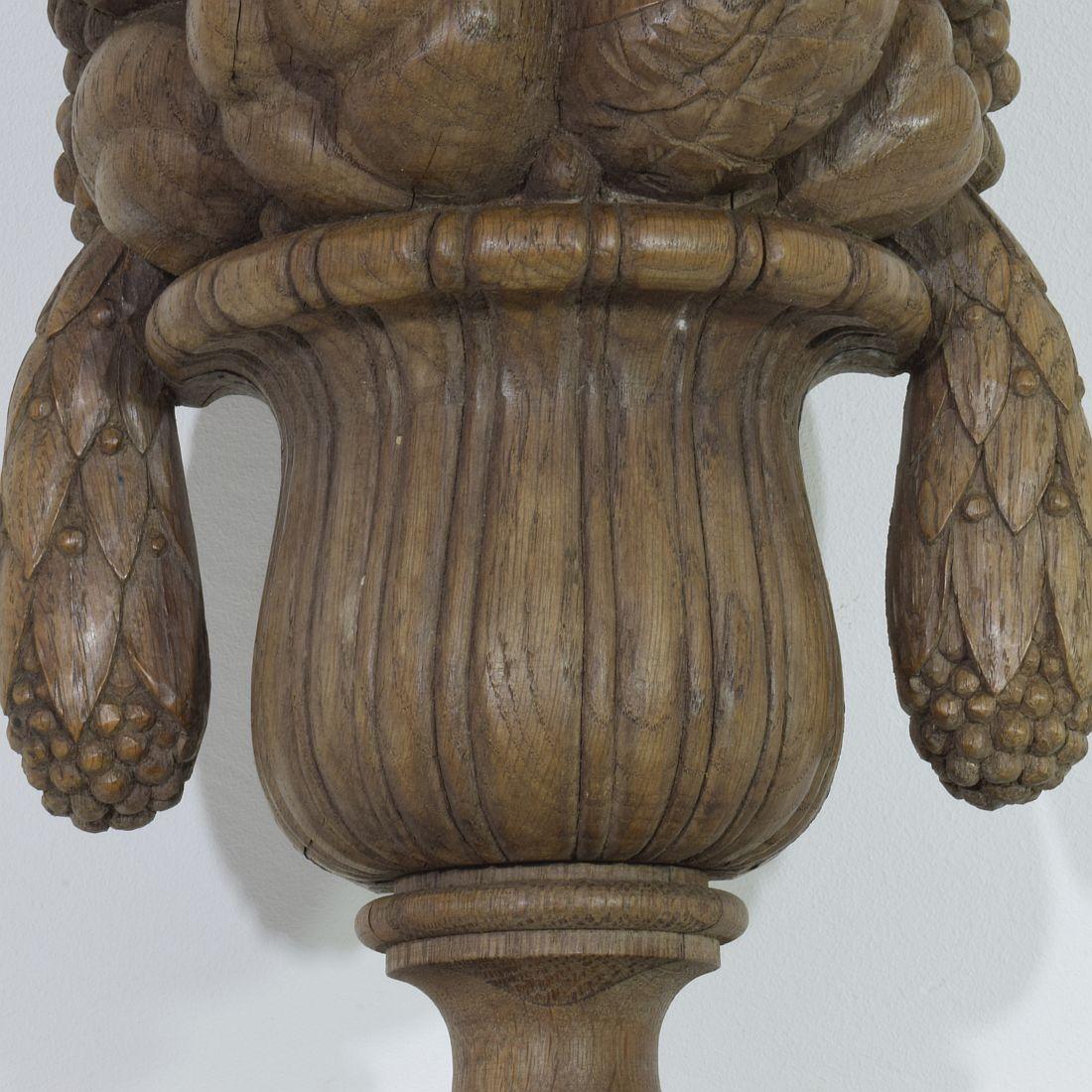 French Early 19th Century Neoclassical Hand Carved Oak Vase Ornament/ Finial For Sale 9