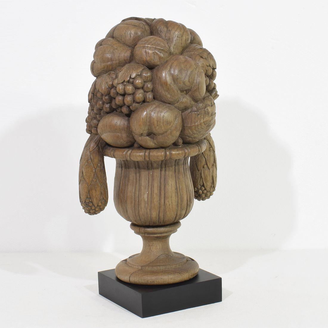Hand-Carved French Early 19th Century Neoclassical Hand Carved Oak Vase Ornament/ Finial For Sale