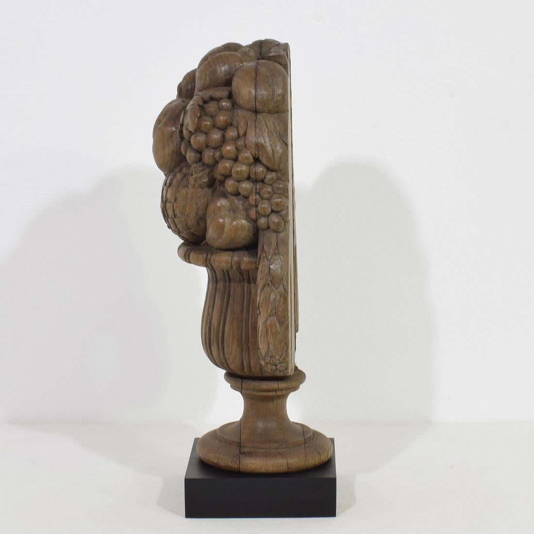French Early 19th Century Neoclassical Hand Carved Oak Vase Ornament/ Finial For Sale 2