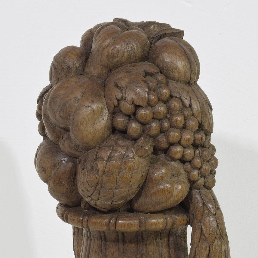 French Early 19th Century Neoclassical Hand Carved Oak Vase Ornament/ Finial For Sale 5