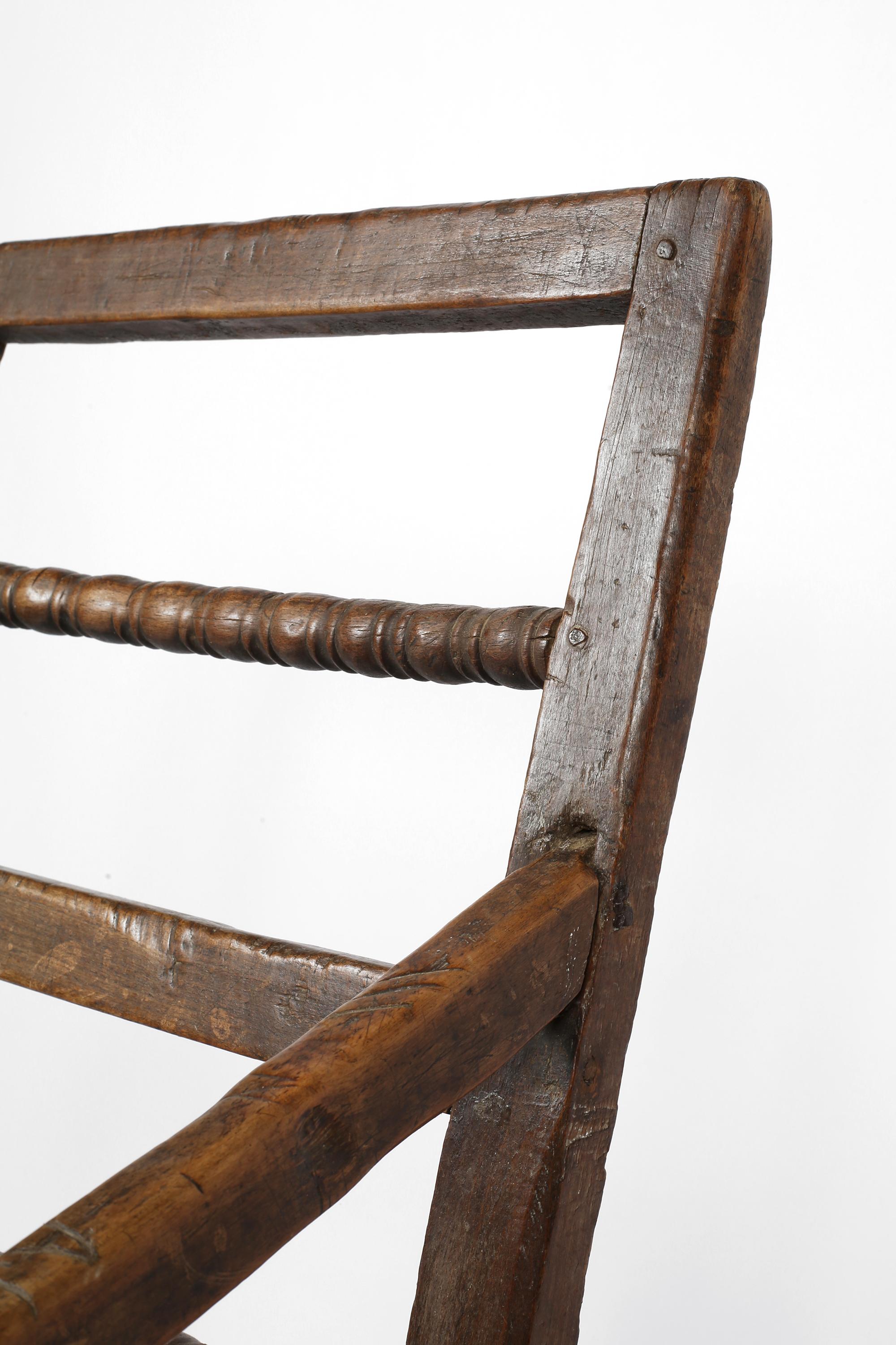 Sillón rústico francés de montaña de Saboya de principios del siglo XIX en venta 3