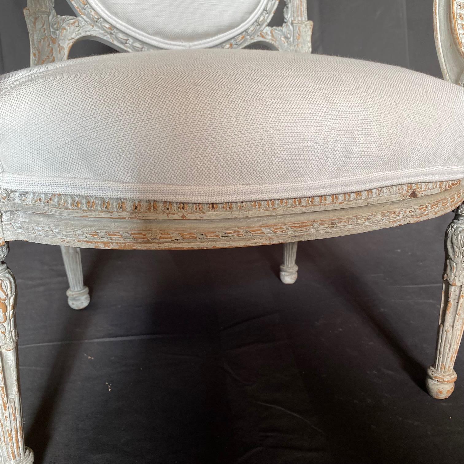 French Early 19th Century Stunningly Carved Louis XVI Chair with Original Paint For Sale 5