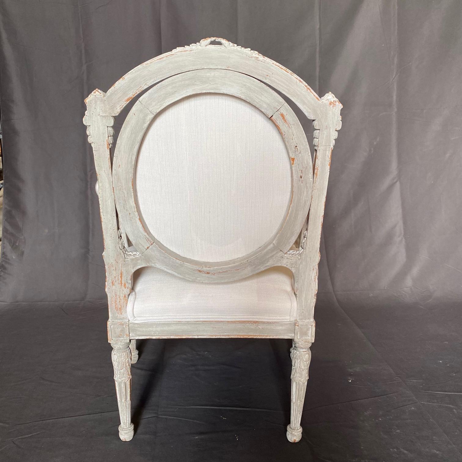 French Early 19th Century Stunningly Carved Louis XVI Chair with Original Paint For Sale 1