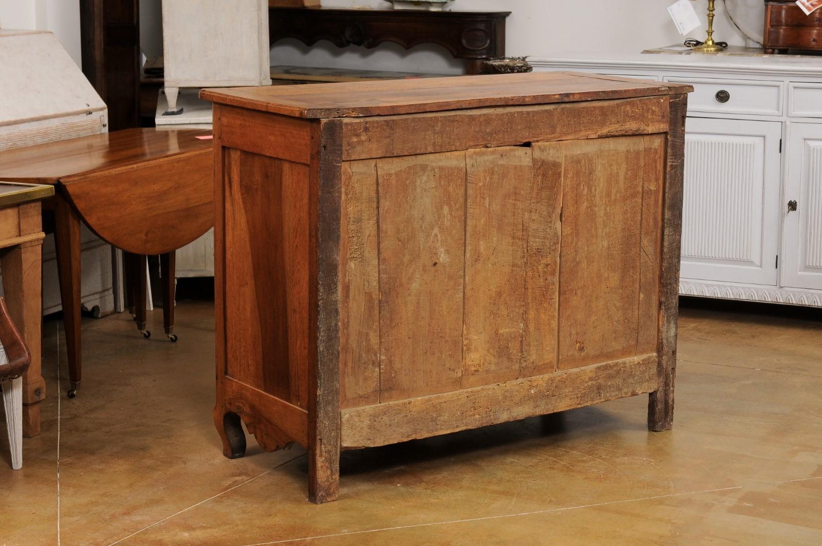 French Early 19th Century Transition Style Walnut Buffet with Doors and Drawers For Sale 4