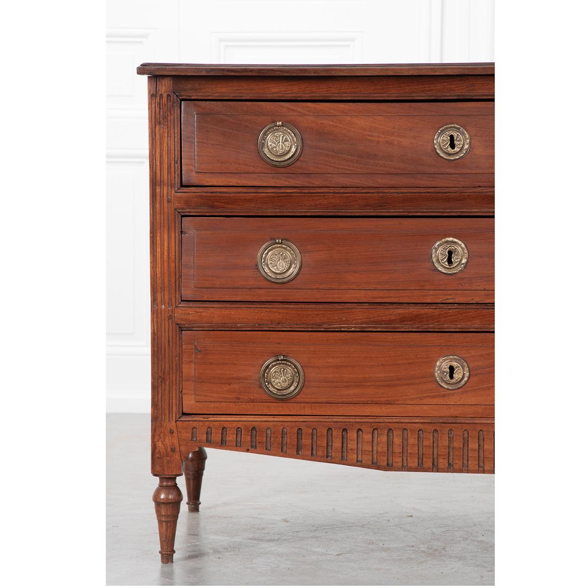 French Early 19th Century Walnut Commode 2