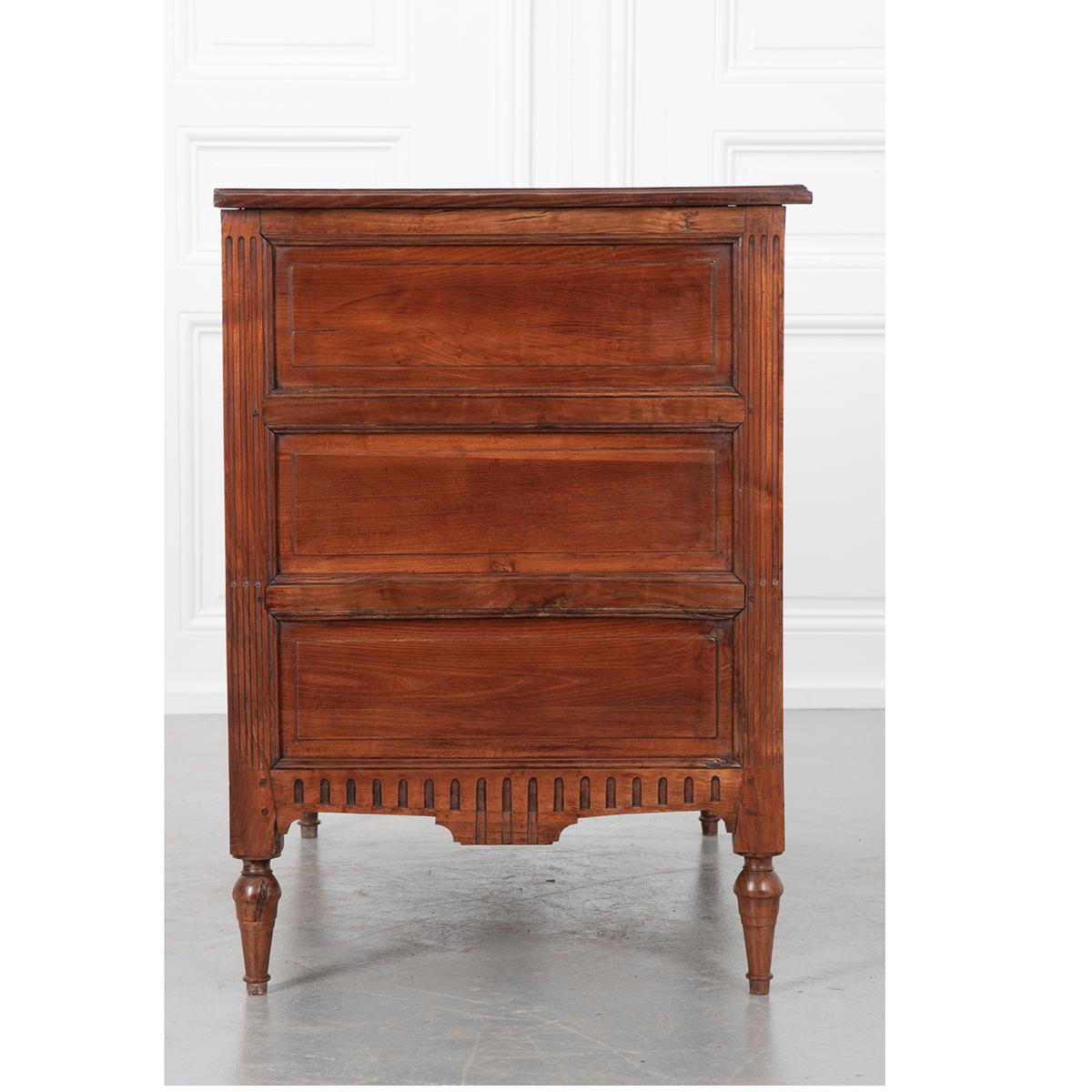 French Early 19th Century Walnut Commode 3