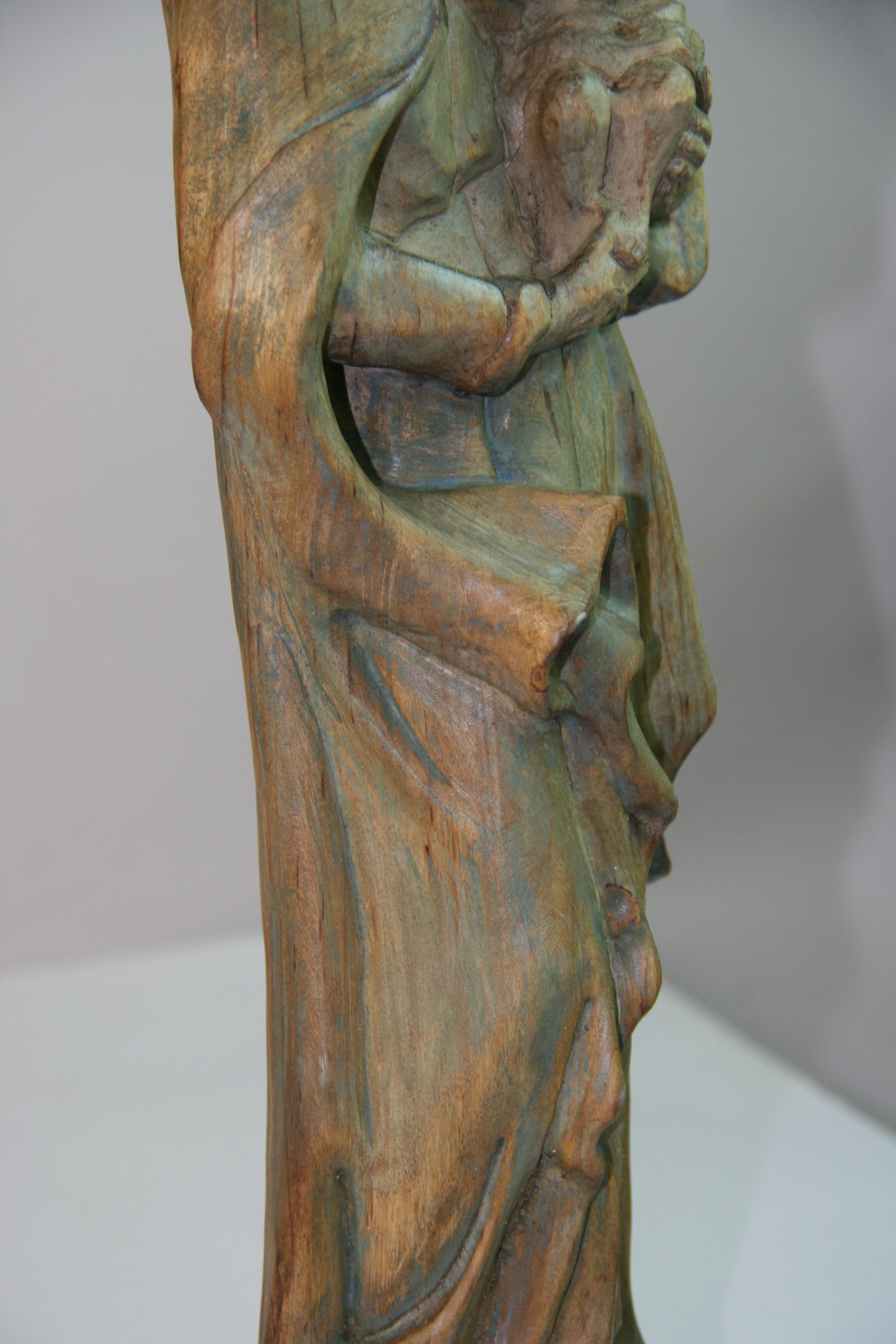 Scultura in legno intagliato francese dell'inizio del XX secolo con Madona e Bambino in vendita 6