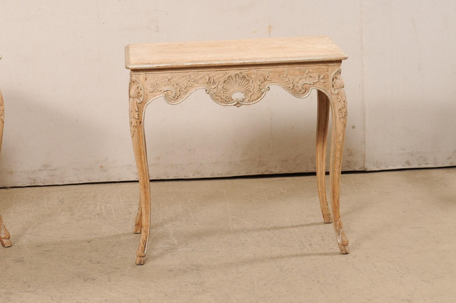 French Early 20th C. End Tables w/Elegant Shell-Carved Skirts 'All Sides Carved' In Good Condition For Sale In Atlanta, GA