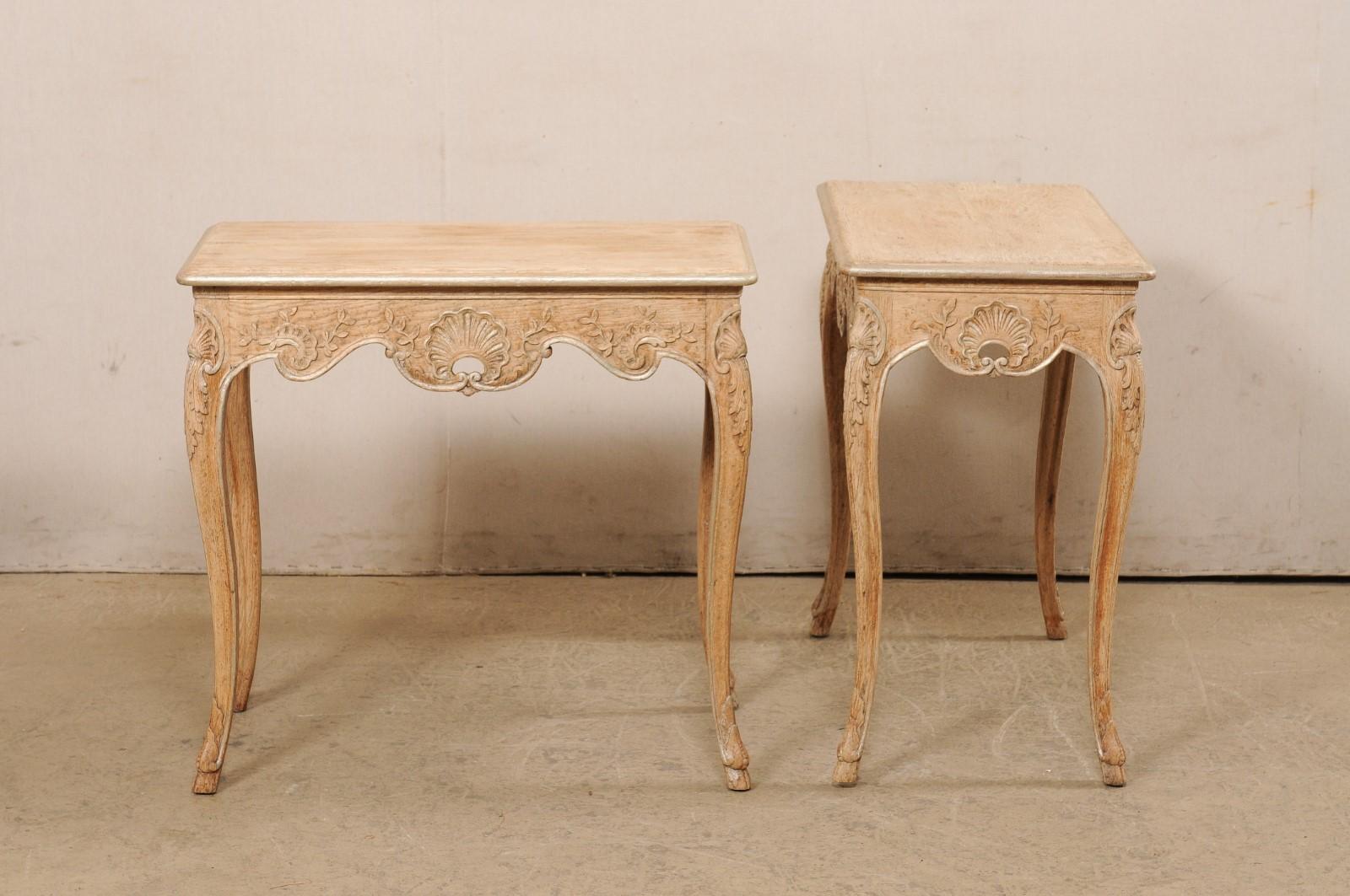 French Early 20th C. End Tables w/Elegant Shell-Carved Skirts 'All Sides Carved' For Sale 1