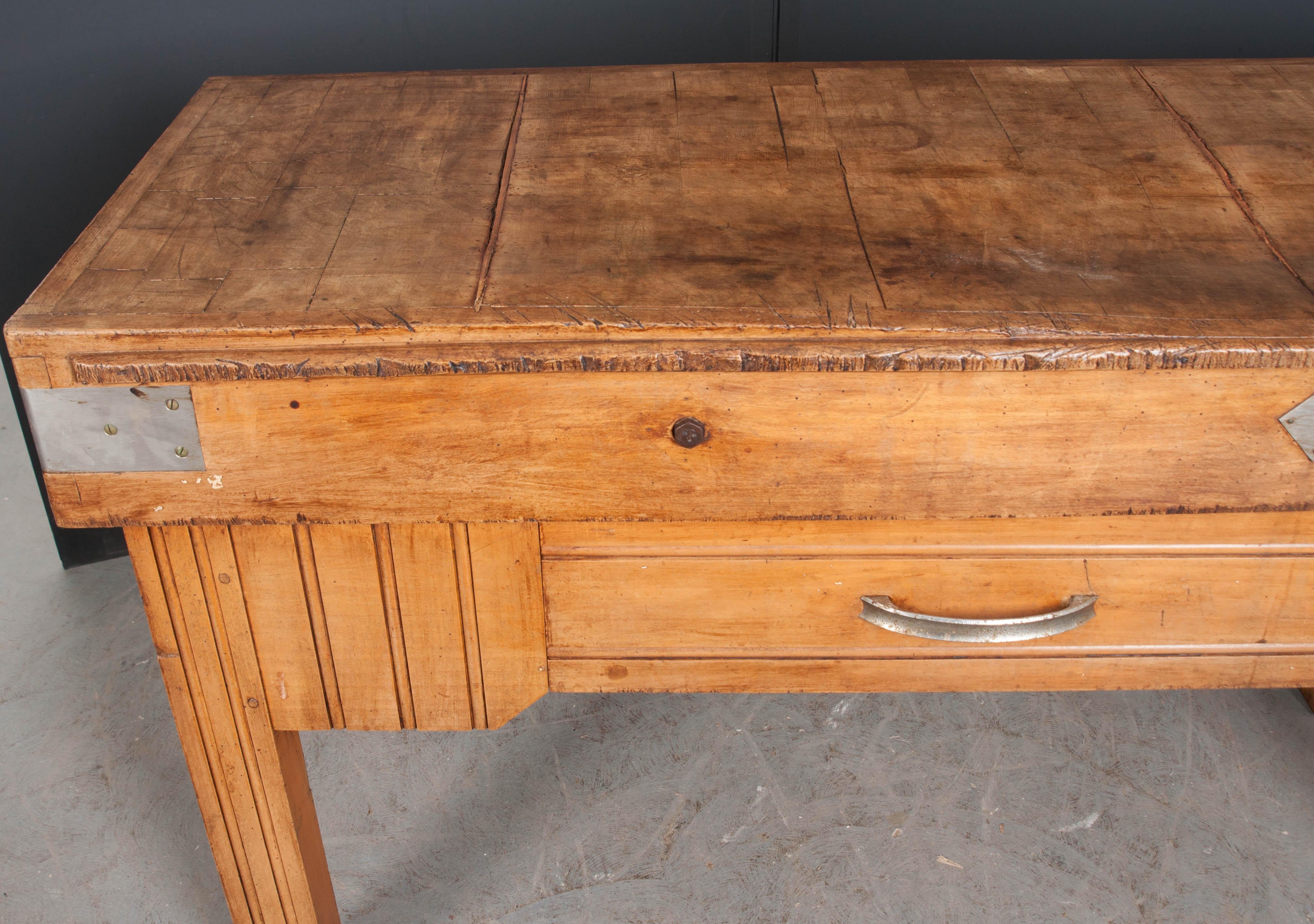 French Early 20th Century Art Deco Pine Butcher Block For Sale 10