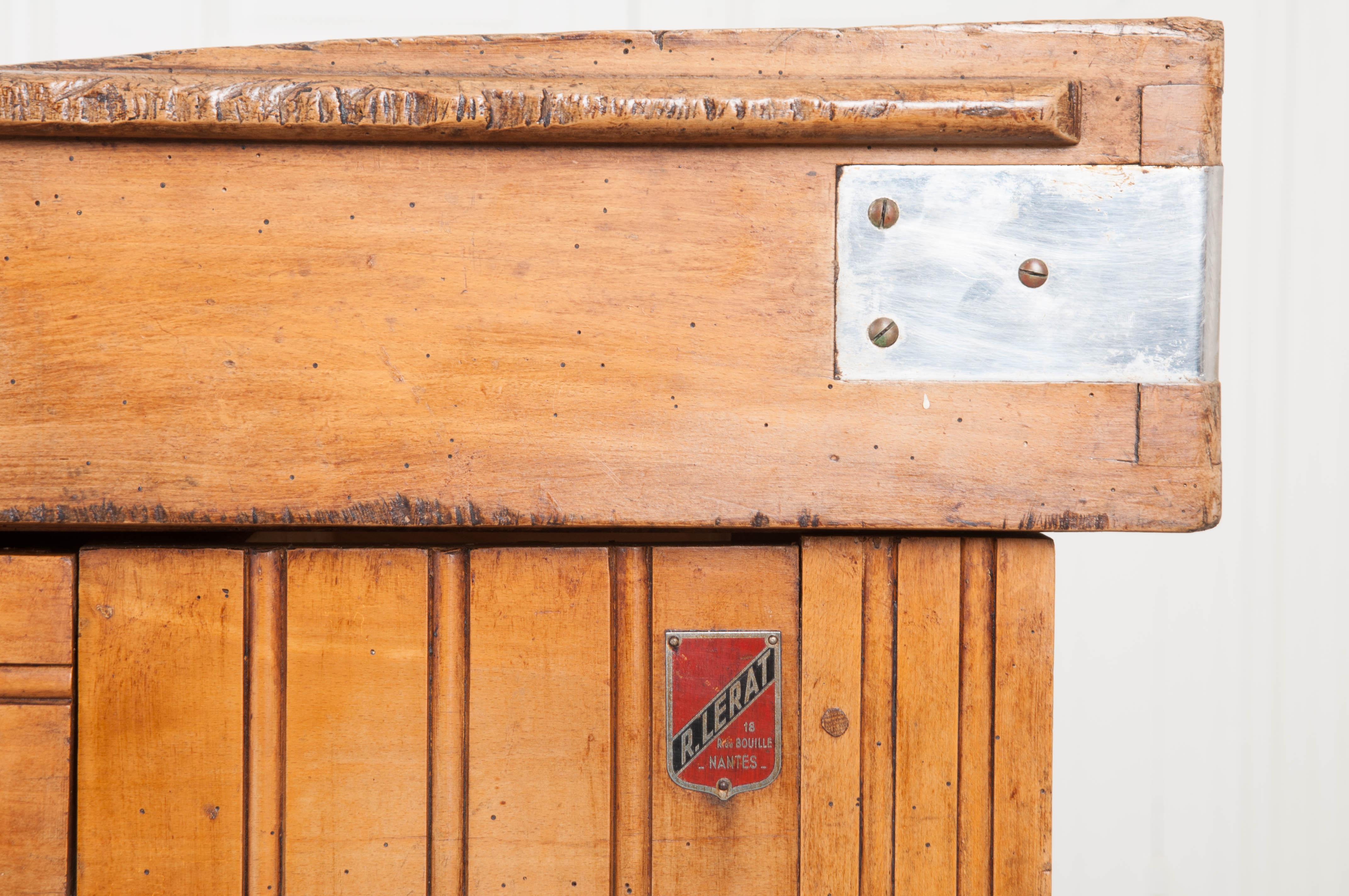 French Early 20th Century Art Deco Pine Butcher Block For Sale 1