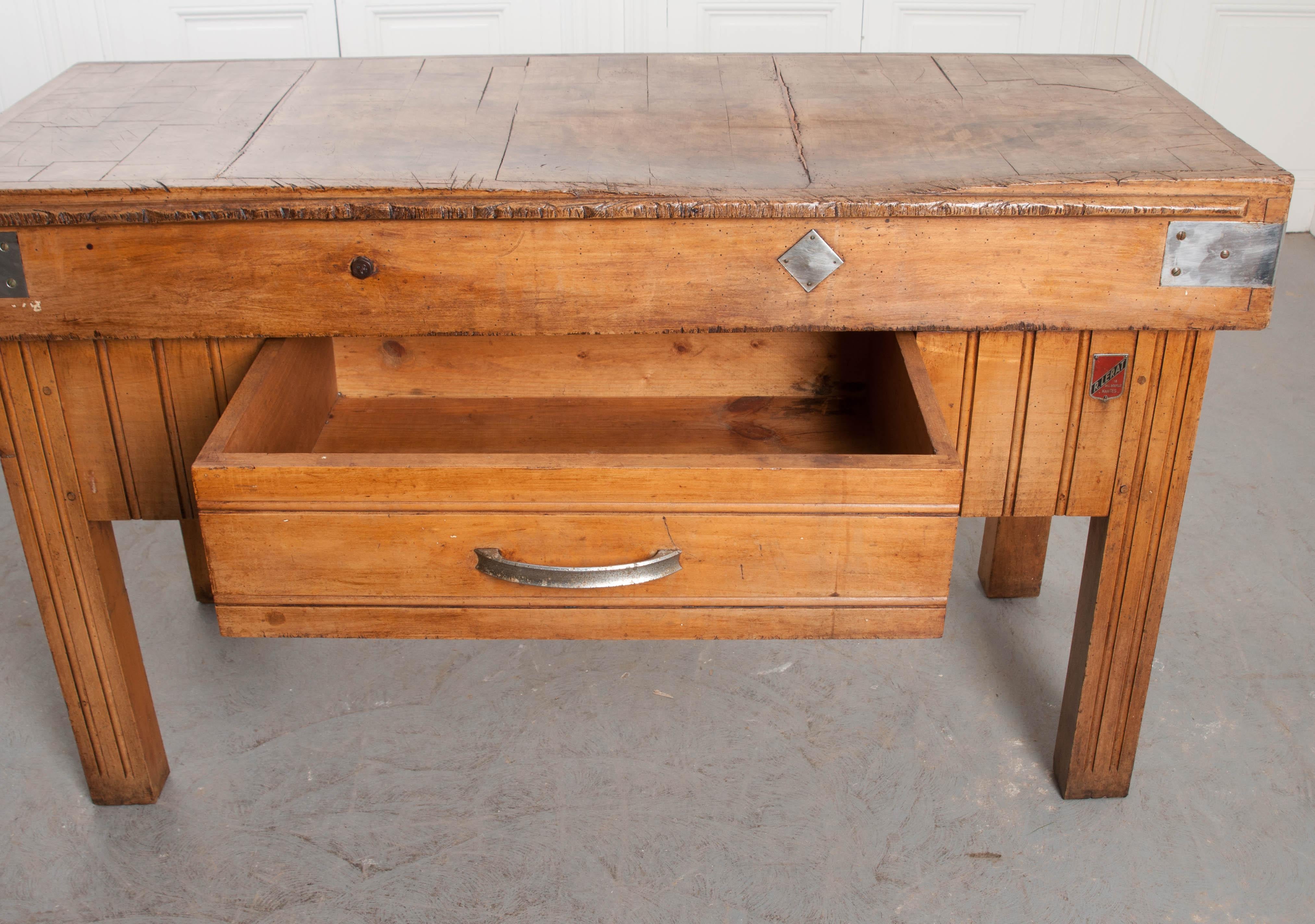 French Early 20th Century Art Deco Pine Butcher Block For Sale 2
