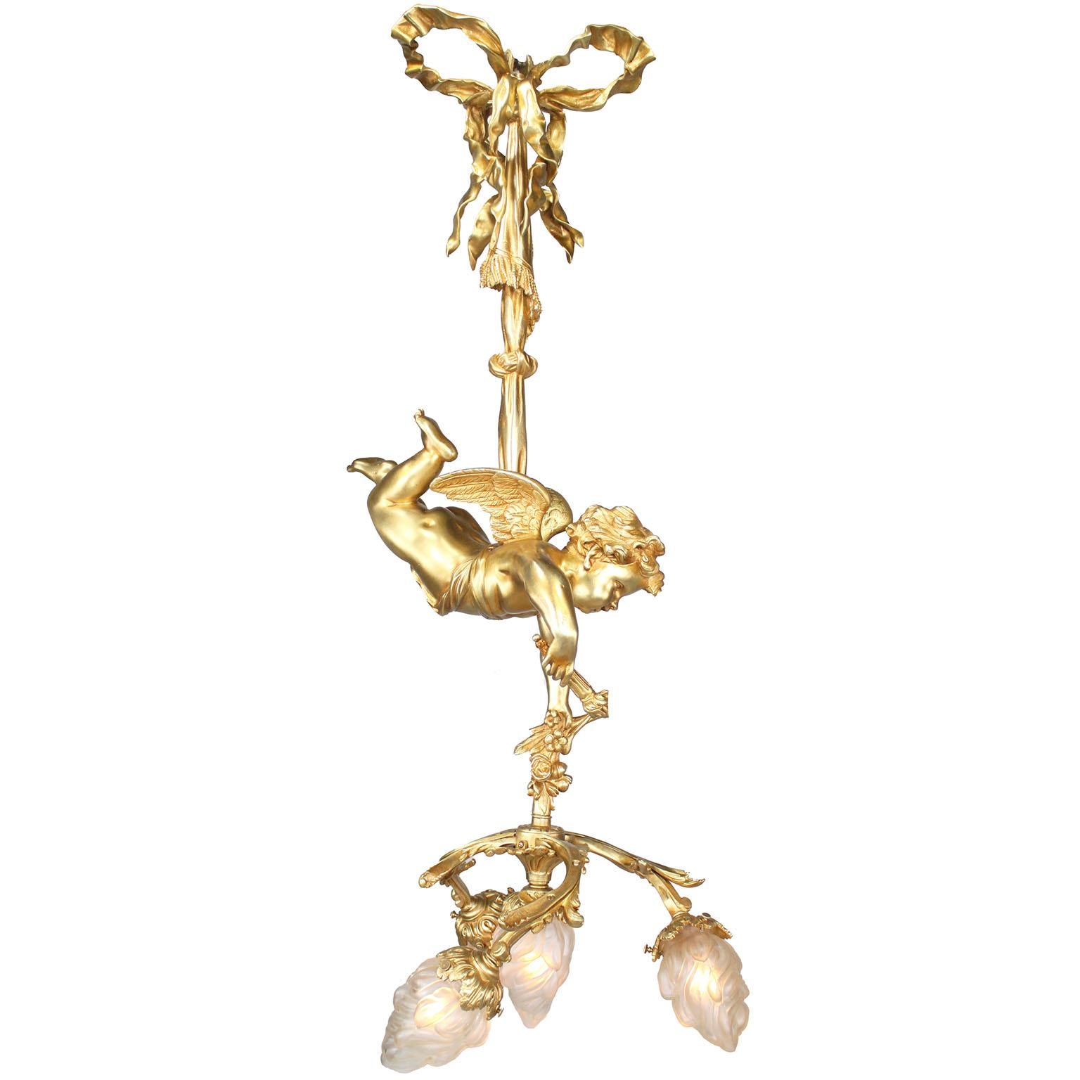 Französisch Anfang des 20. Jahrhunderts Belle Époque 4-Light Bronze Cherub Chandelier Pendelleuchte im Zustand „Gut“ im Angebot in Los Angeles, CA
