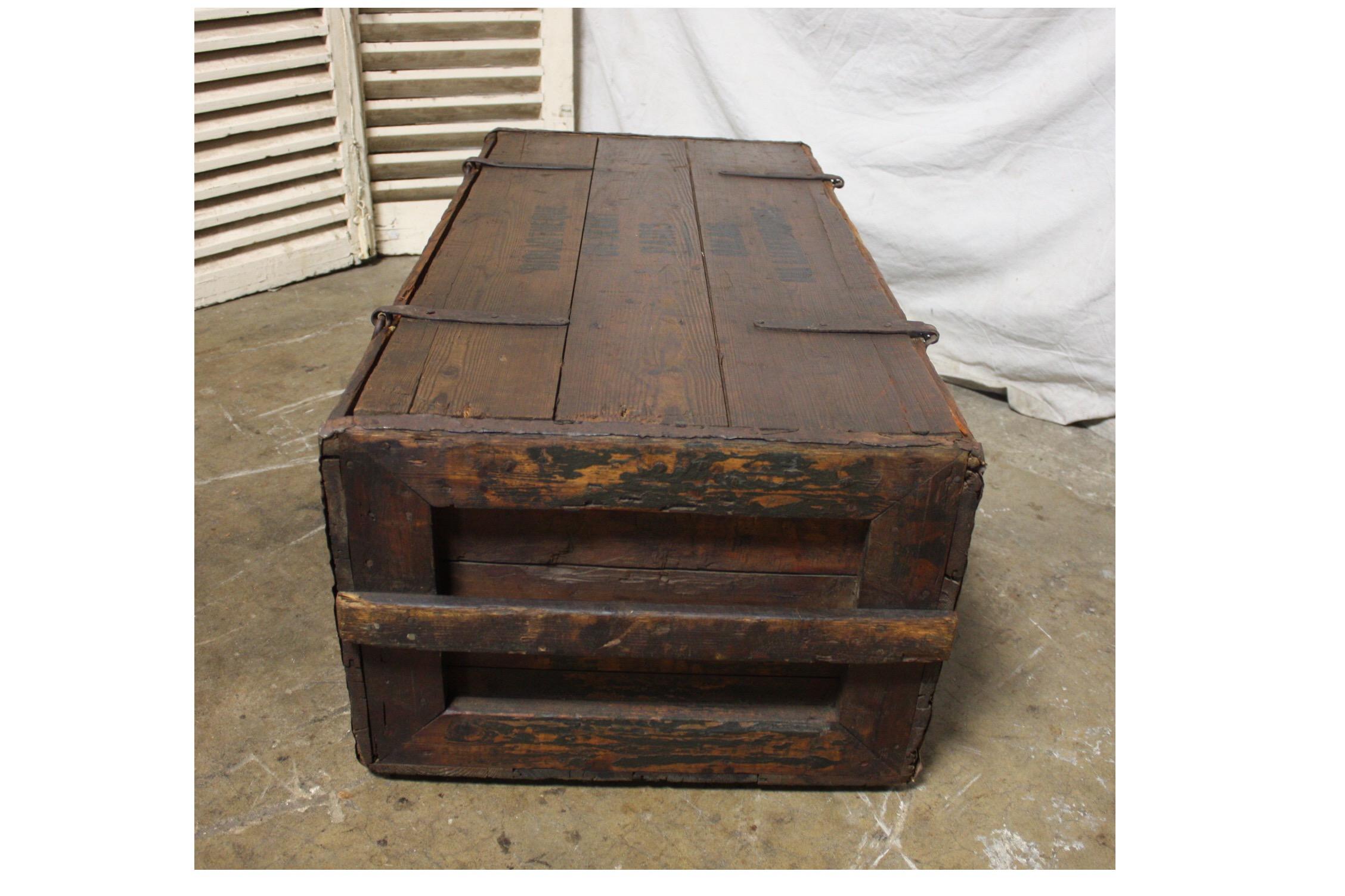 Baule della Bibliotheque du Senat francese dei primi del Novecento in vendita 3