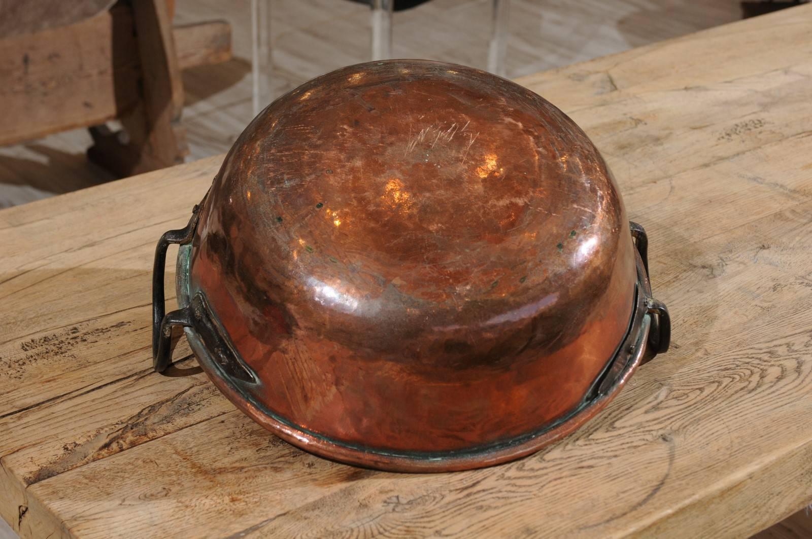 French Early 20th Century Circular Copper Pot with Two Lateral Iron Handles 2