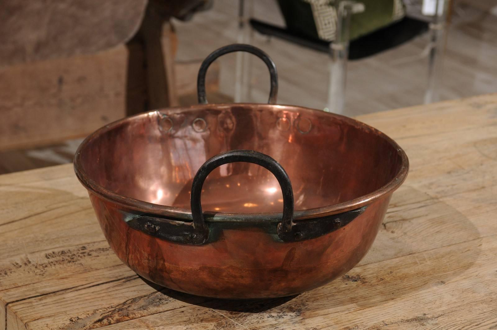 French Early 20th Century Circular Copper Pot with Two Lateral Iron Handles 3