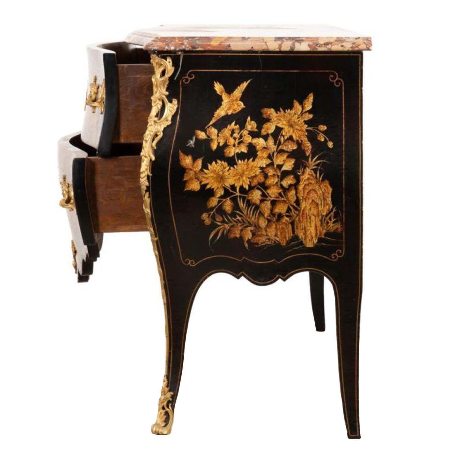 French 1900 Coromandel Style Bombé Commode In Good Condition In Los Angeles, CA